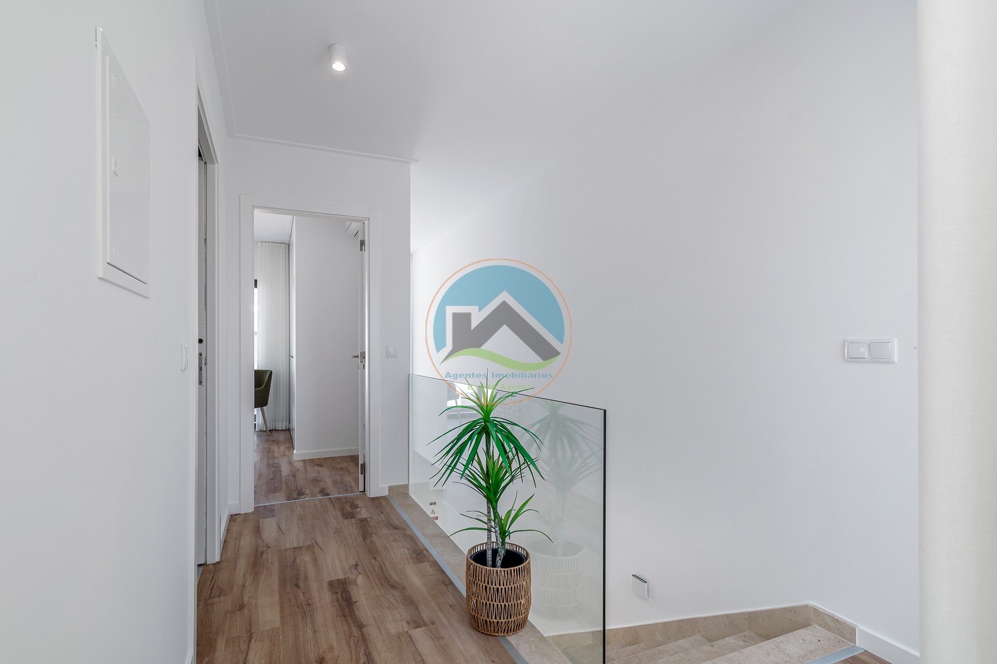 Casa di architettura moderna con piscina privata — Photo 26