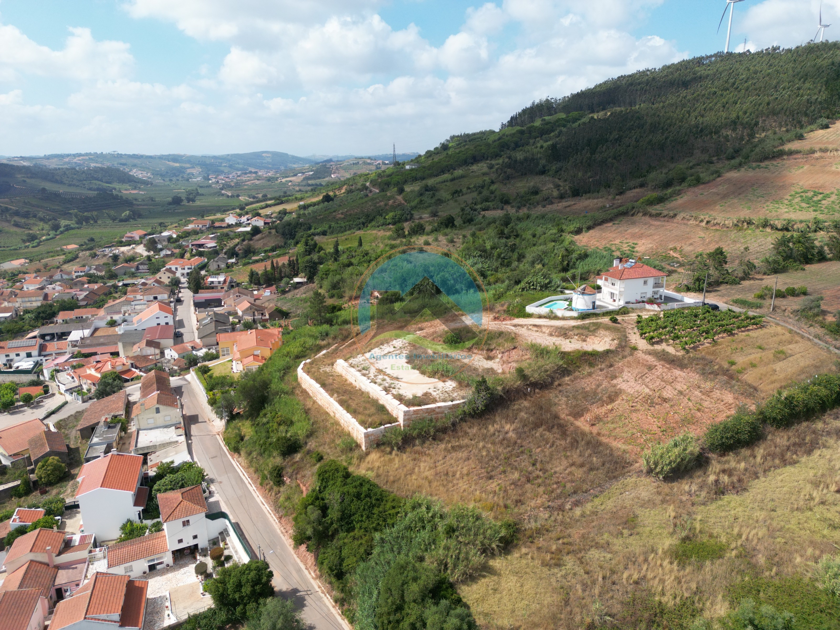 Terreno com Projeto Aprovado para Moradia Contemporânea em Figueiros — Photo 11