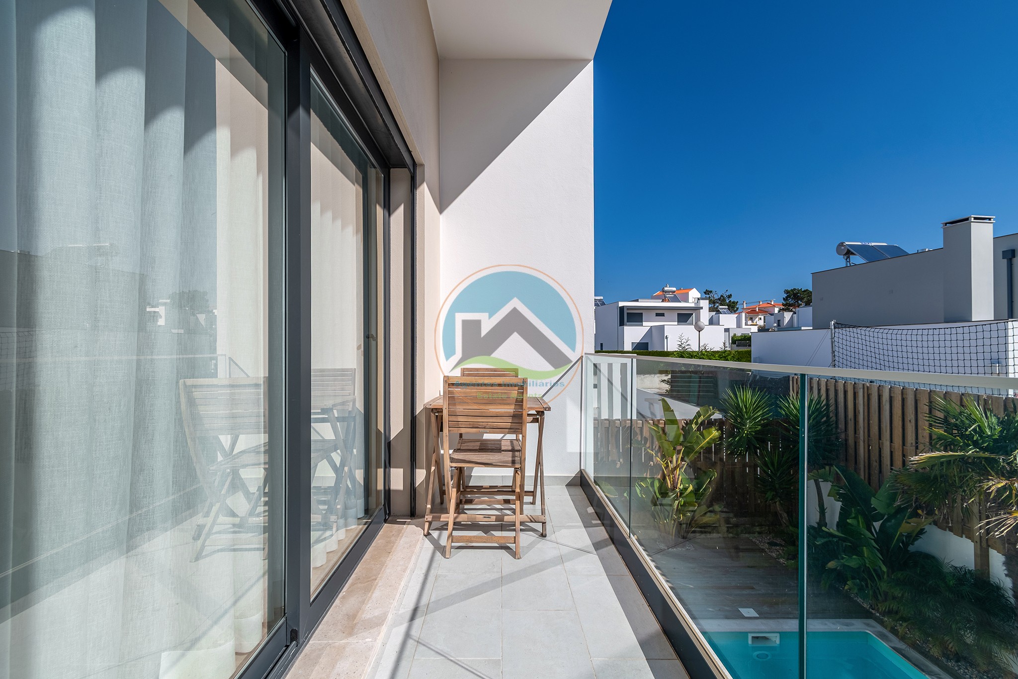 Casa di architettura moderna con piscina privata — Photo 25