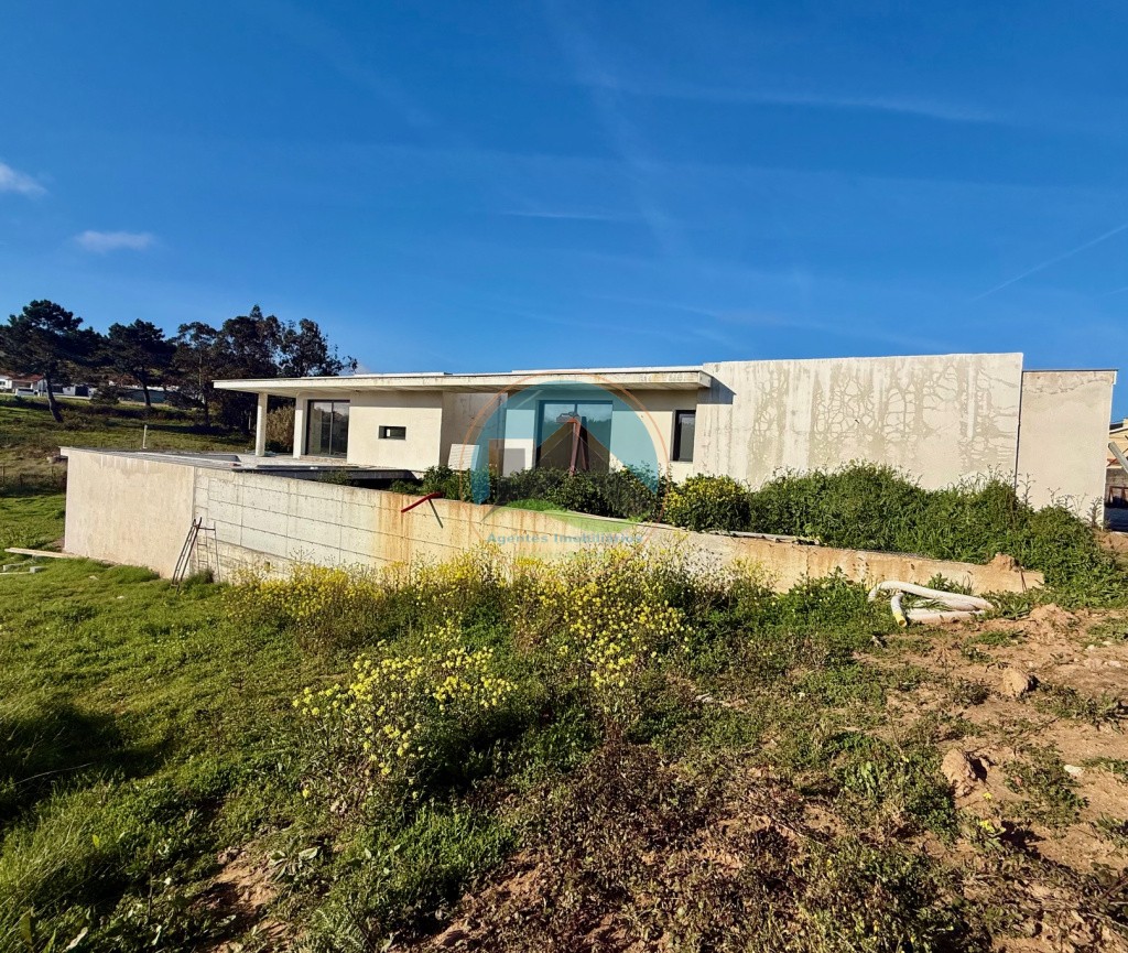 Moradia T4 com garagem, piscina e jardim - Salir de Matos, Caldas da Rainha — Photo 17