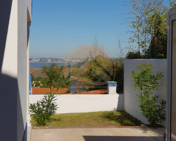 Bellissima villa immersa in un condominio sicuro — Photo 17
