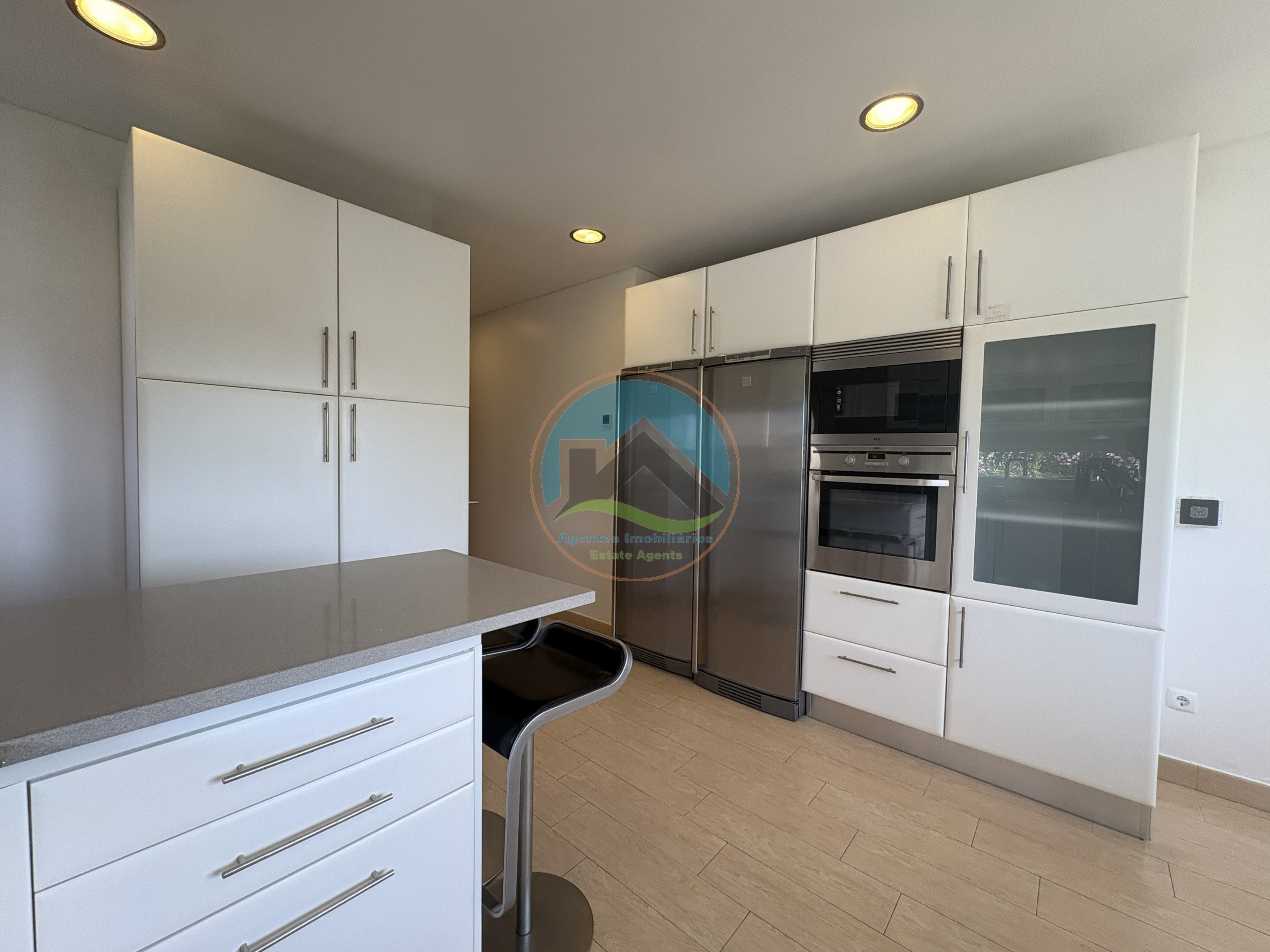 Moradia Contemporânea de Luxo com Vista Deslumbrante sobre a — Photo 33