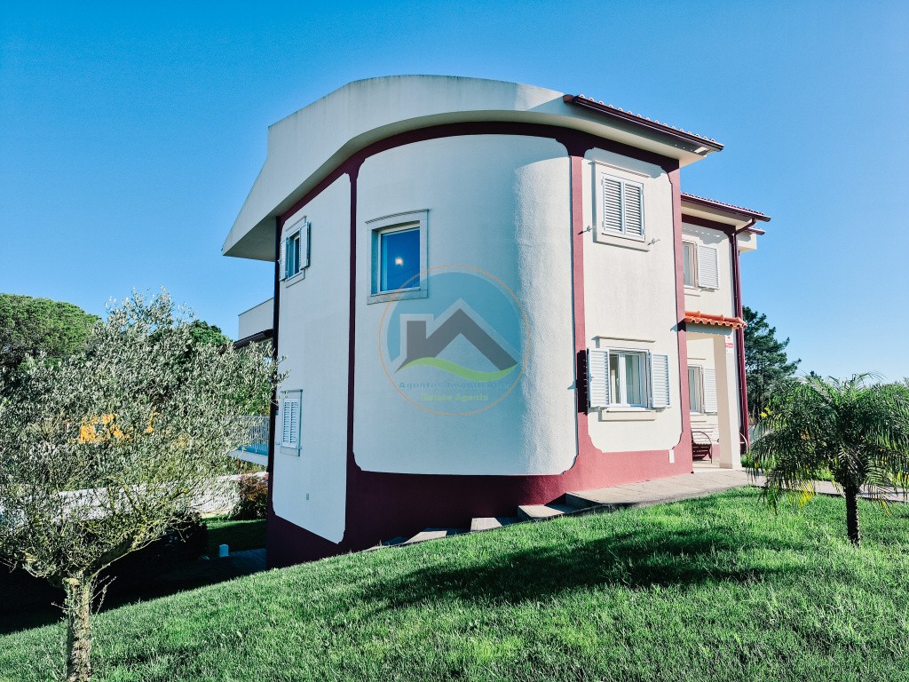 Moradia T4 com garagem, jardim e piscina - Coto, Caldas da Rainha — Photo 44