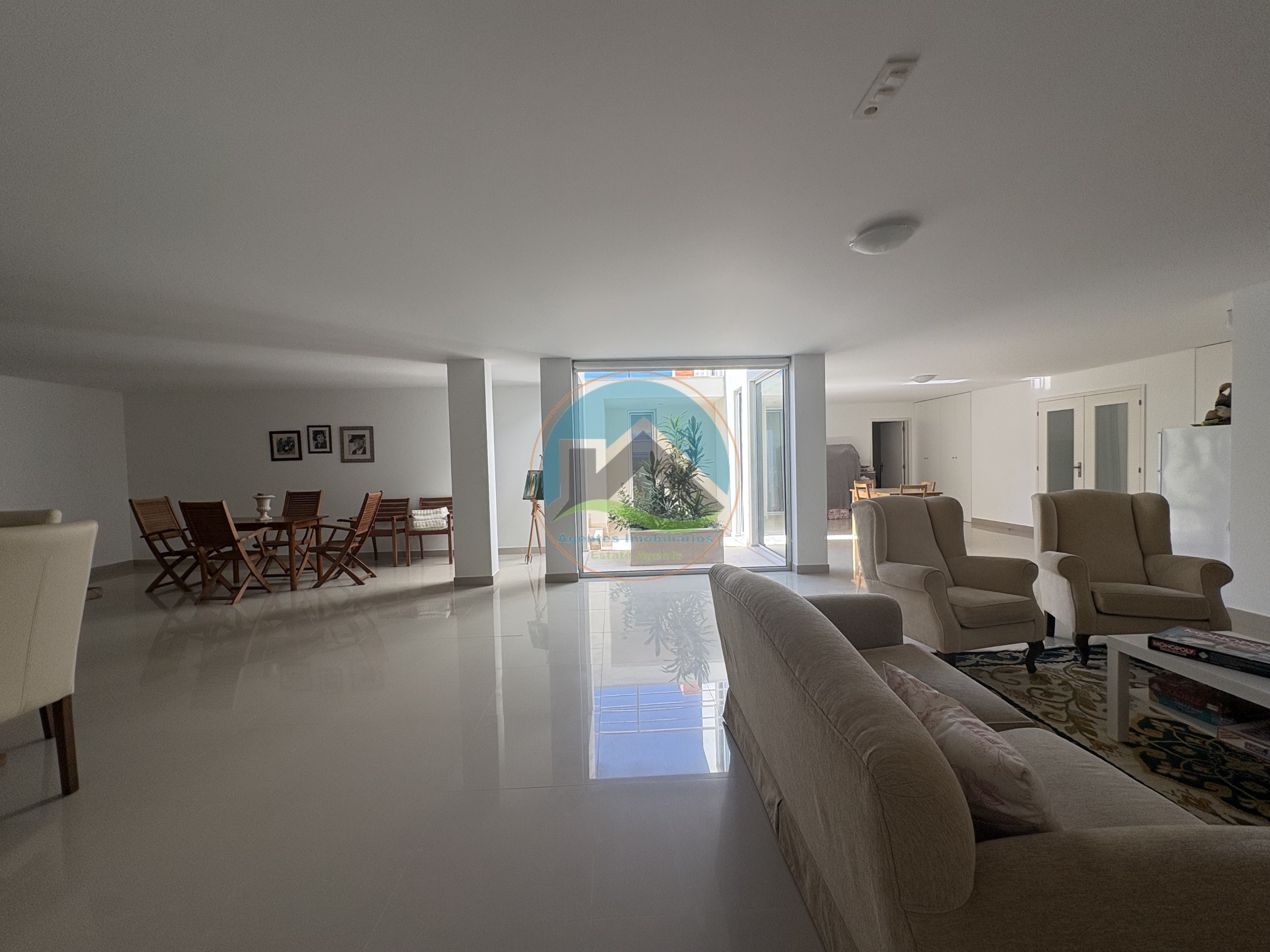 Moderne Villa mit Pool und Blick auf die Lagune — Photo 46