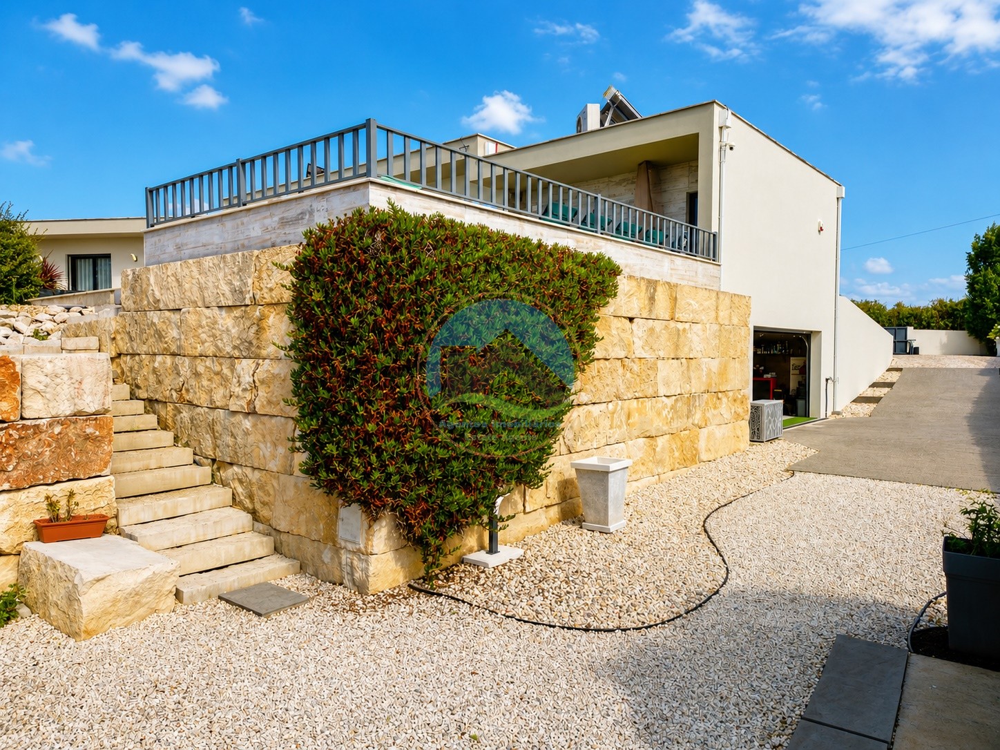 Moradia Contemporânea Térrea com Piscina Aquecida e terreno na — Foto 47
