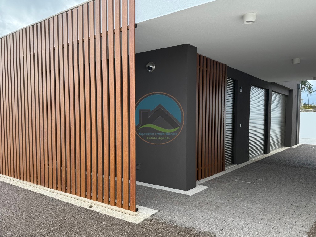 Moradia T2 térrea de qualidade superior com cave - inserida em Urbanização junto da praia e mar — Photo 28