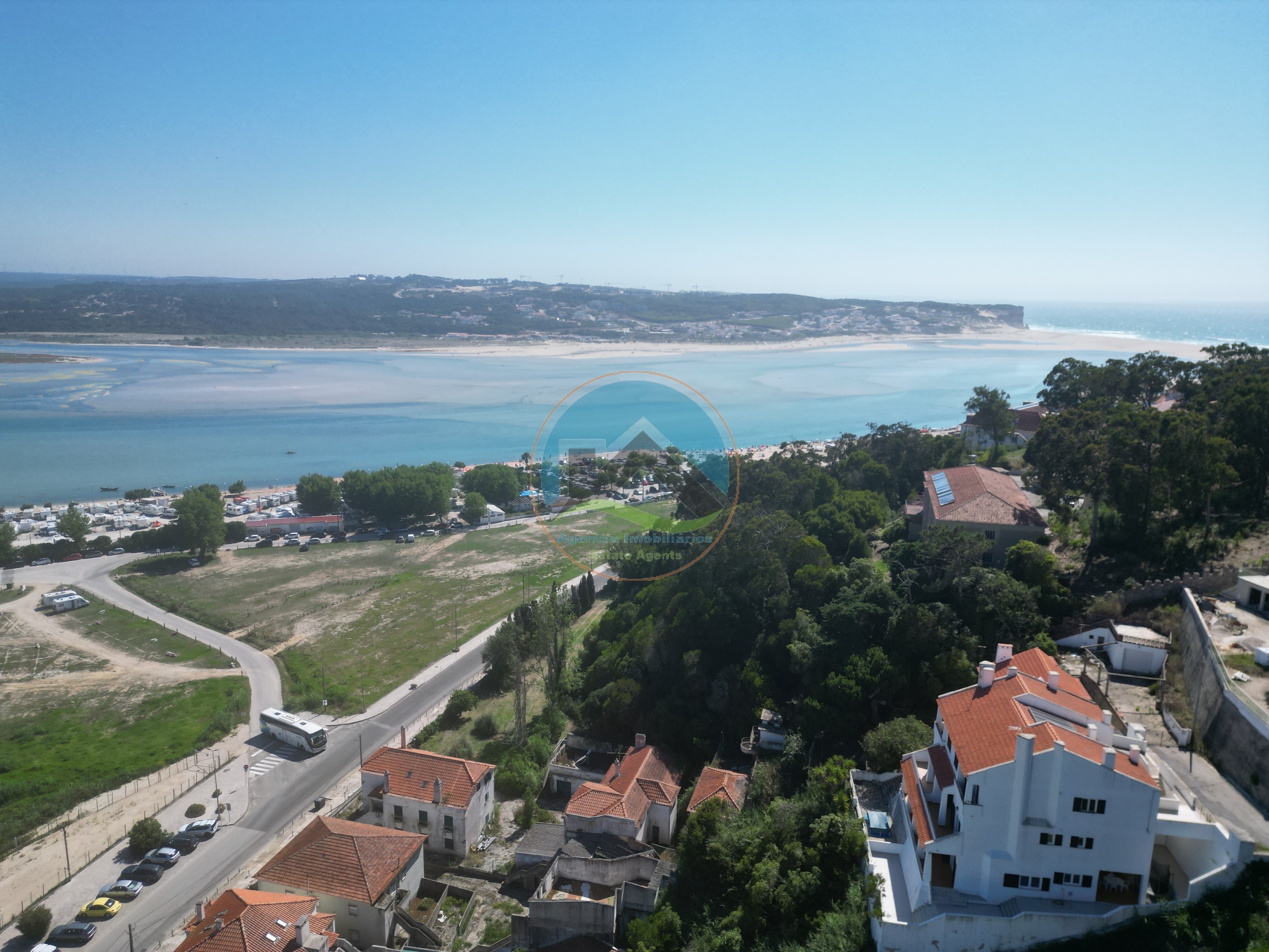 Moradia com Vista de Lagoa situada na Foz do Arelho — Foto 1