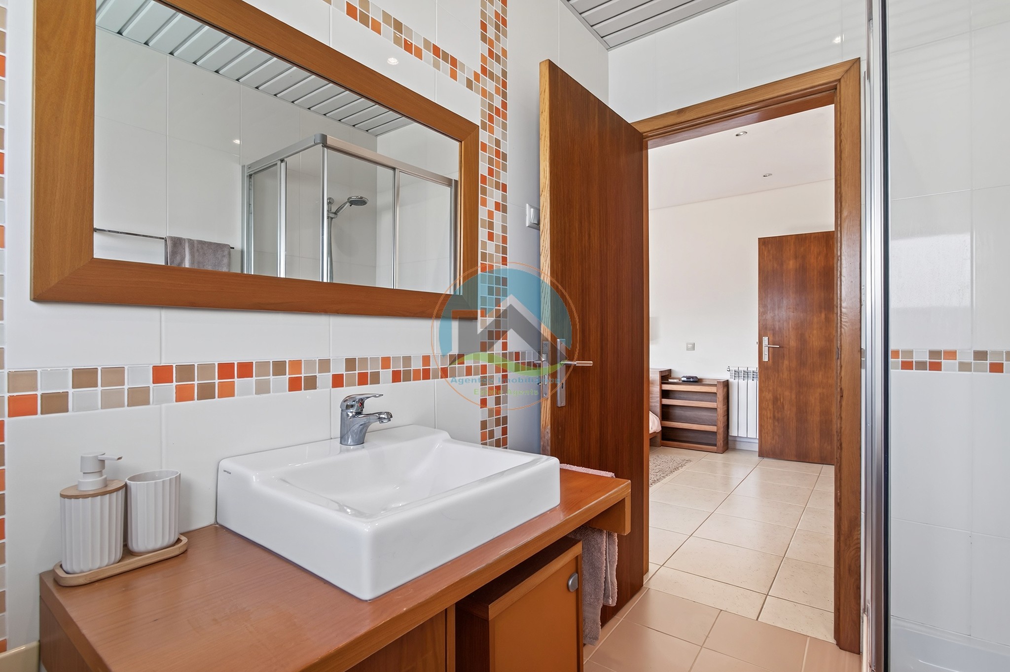 Moradia contemporânea com piscina privada em Salir do Porto — Foto 36