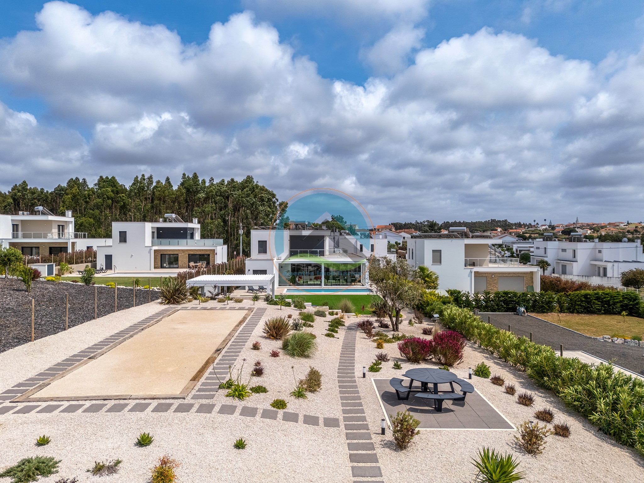 Moradia de luxo contemporânea com tecnologia de ponta, junto — Photo 41