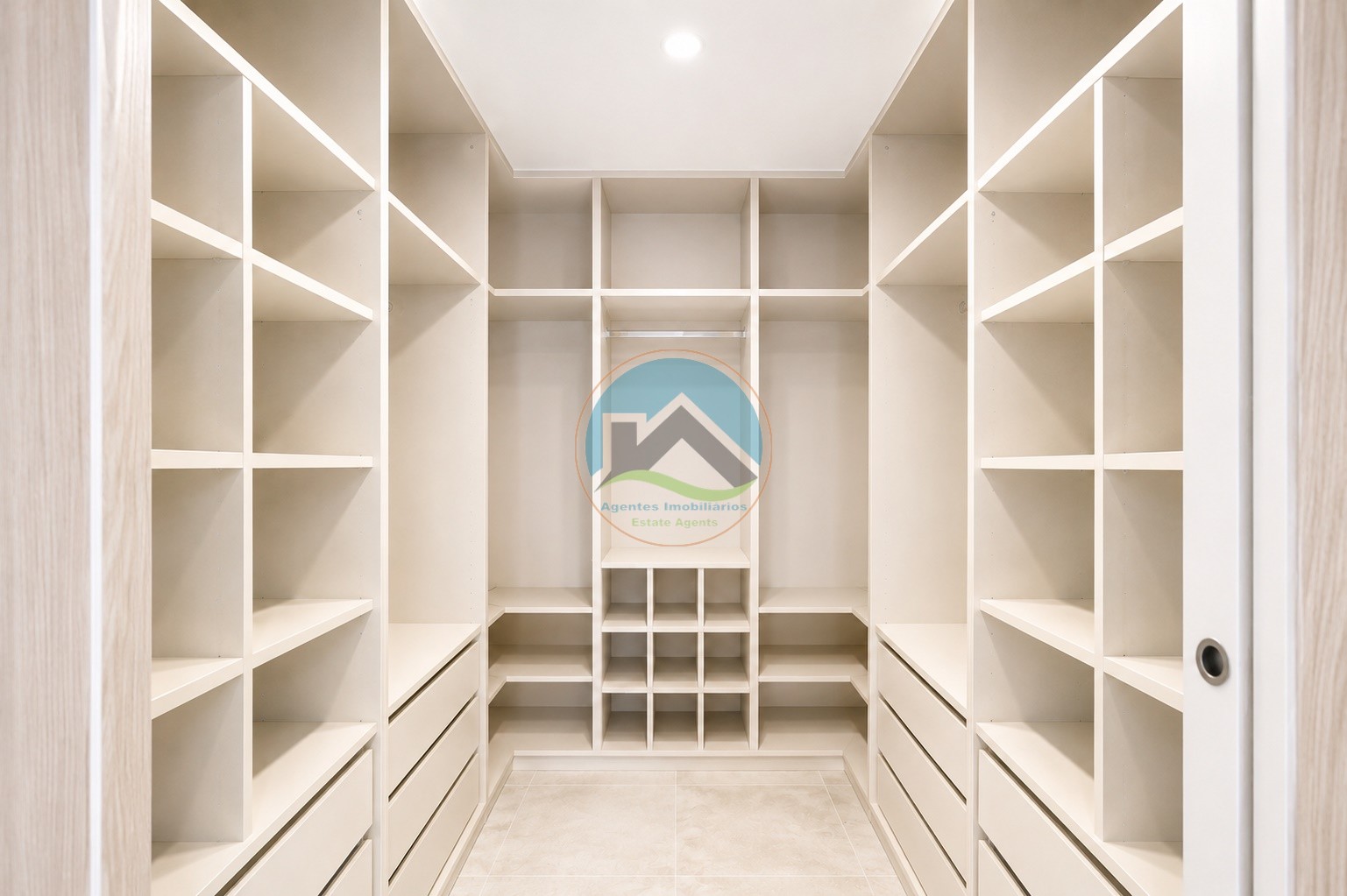 Moradia Contemporânea Térrea com Piscina Aquecida e terreno na — Foto 41