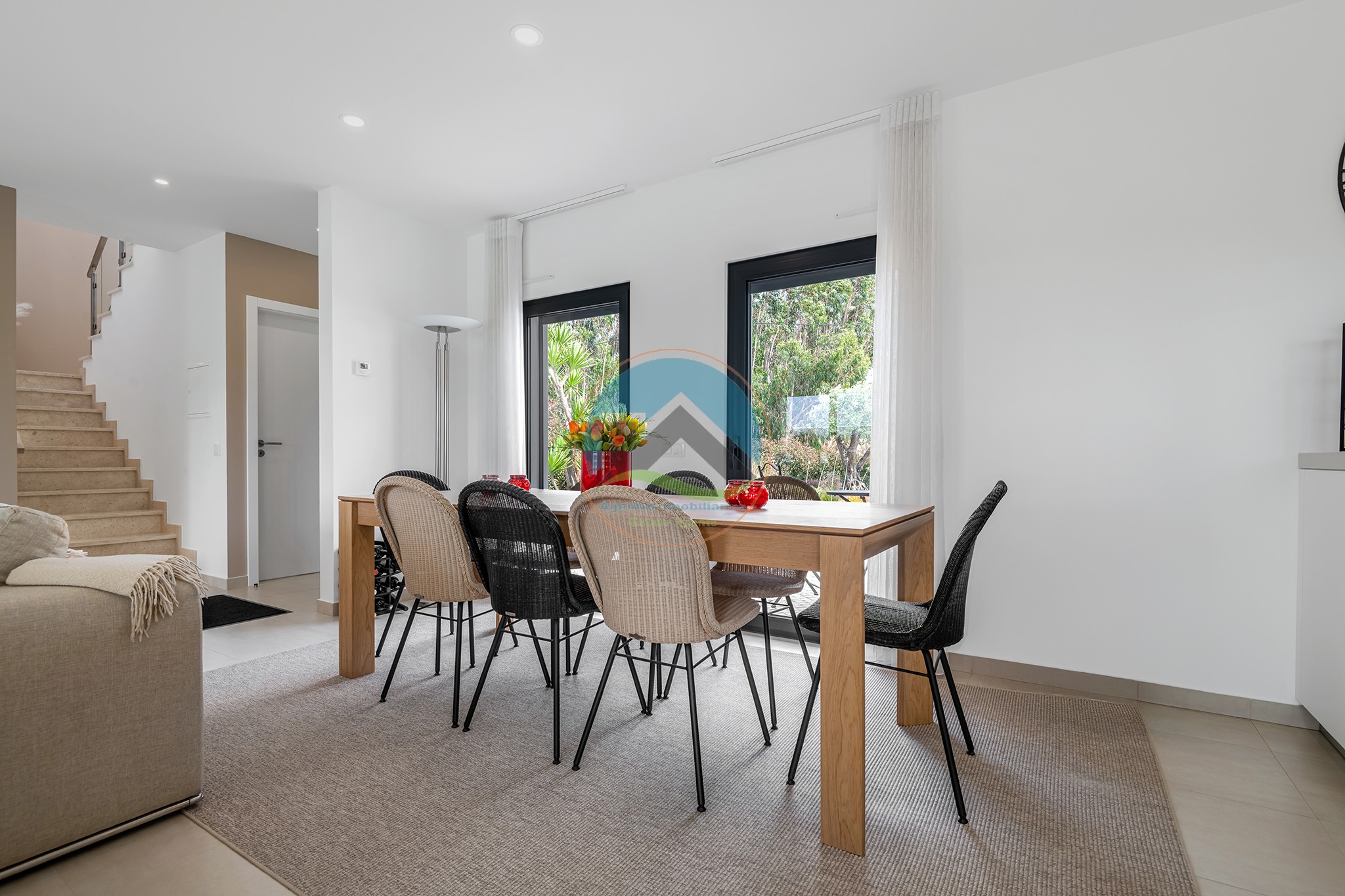 Moradia de luxo contemporânea com tecnologia de ponta, junto — Photo 13