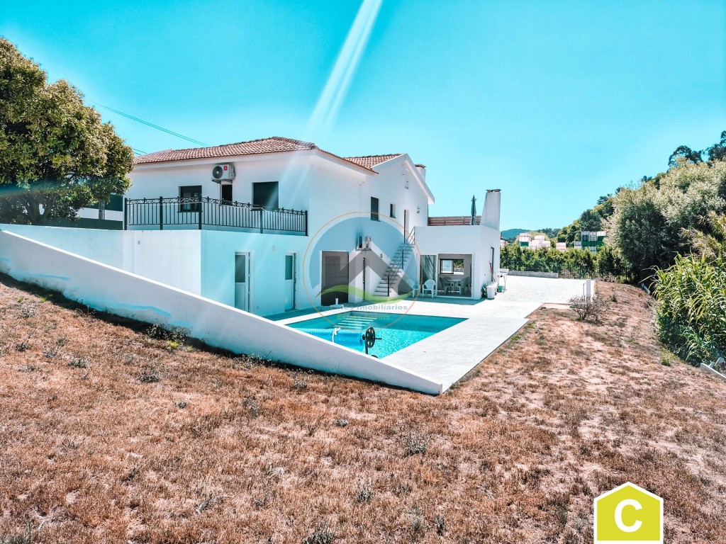 Haus mit Pool, Garage und Blick auf die Natur - Vimeiro, Alcobaça — Photo 1