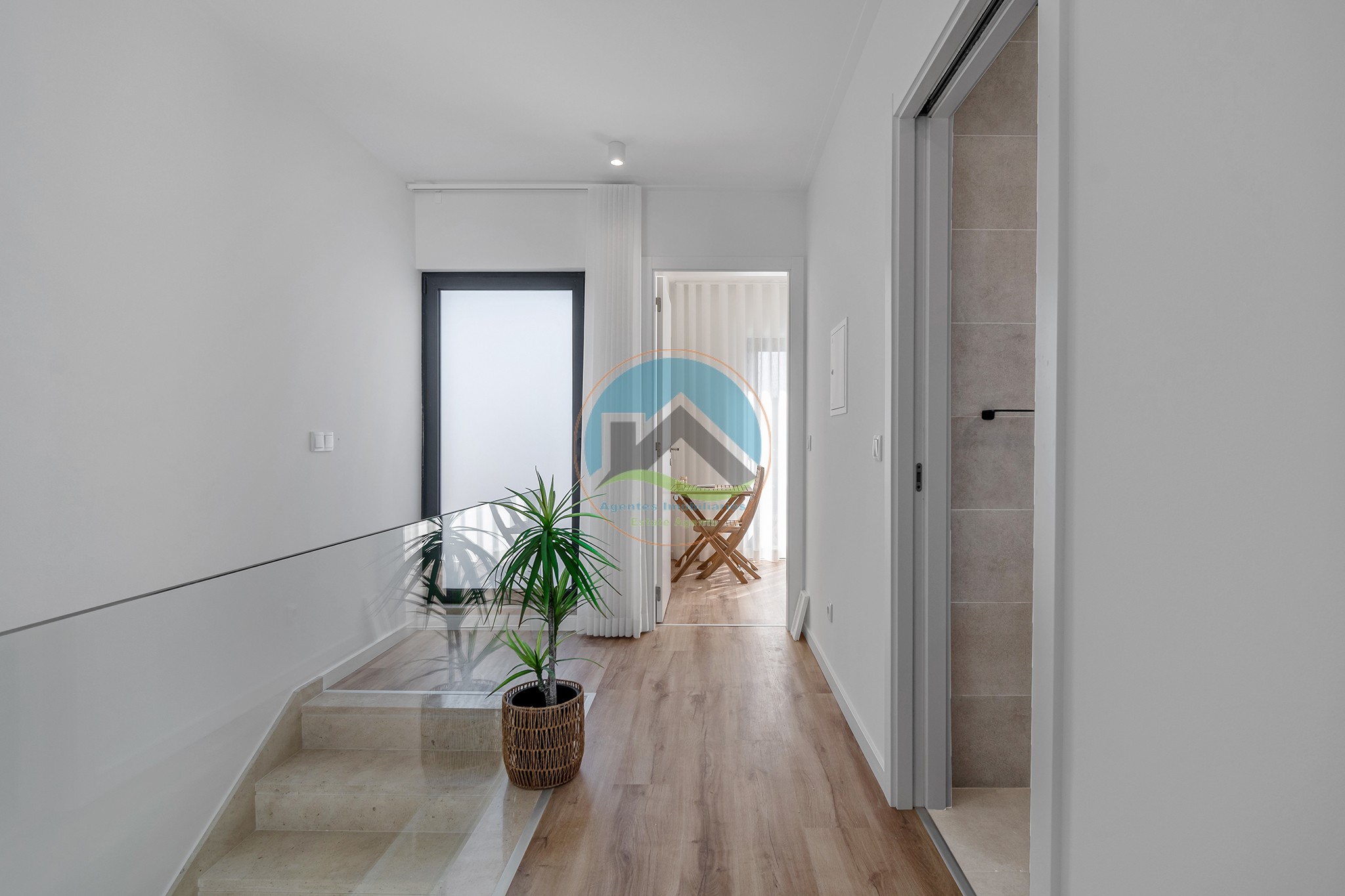 Casa di architettura moderna con piscina privata — Photo 28