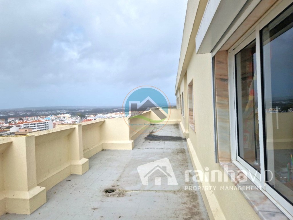 Apartamento T3 com lugar de estacionamento - centro da cidade de Caldas da Rainha — Foto 2
