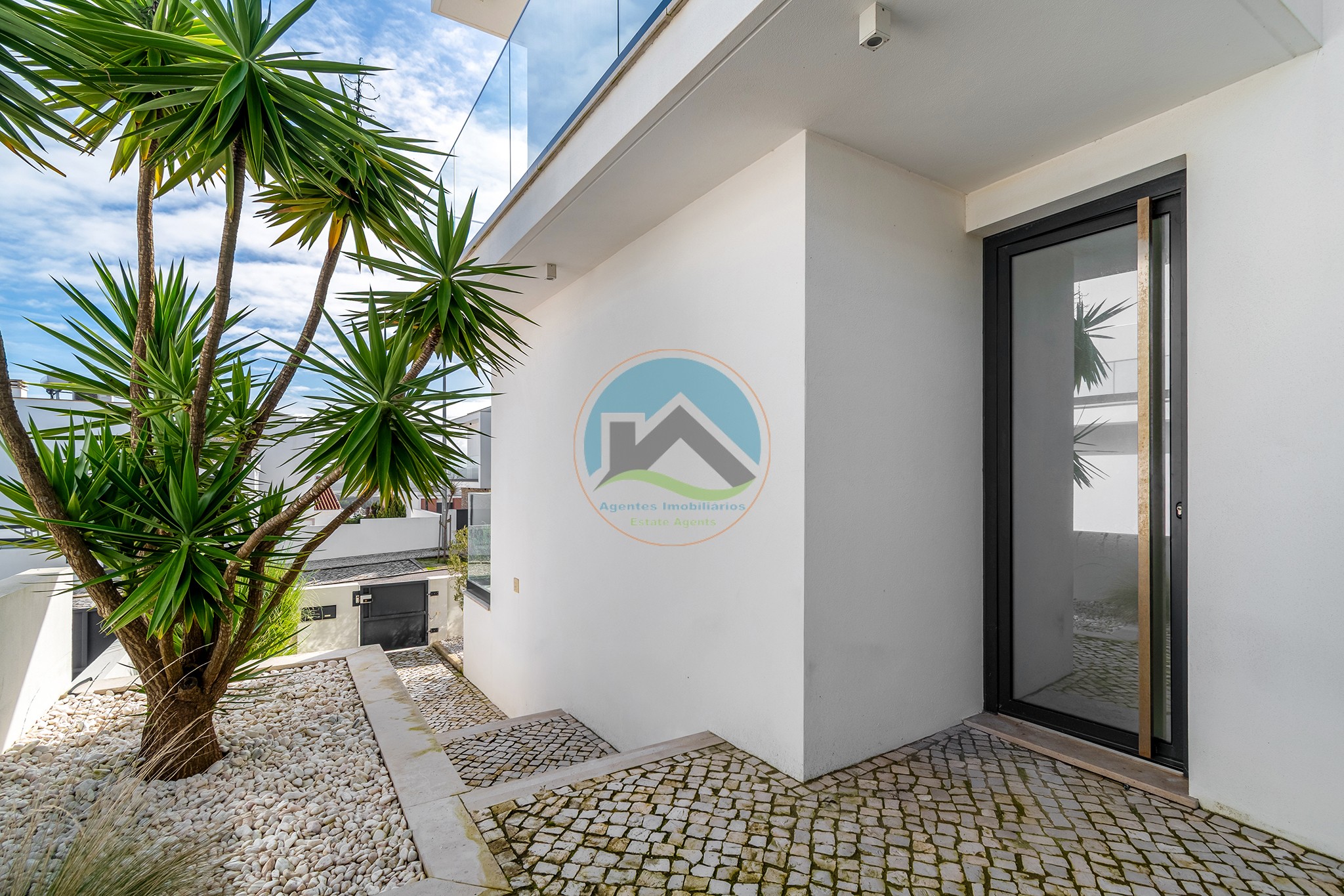 Moradia contemporânea com jardim e piscina em Salir do Porto — Foto 28