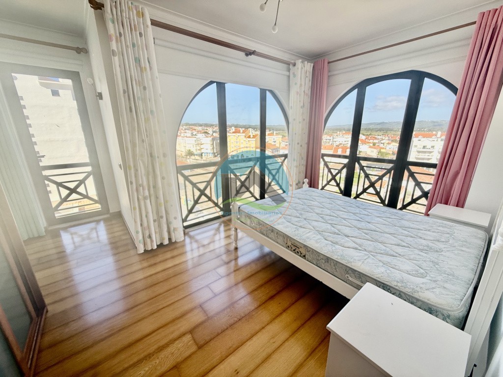 Apartamento T2 com varanda e garagem - vista praia, São Martinho do Porto — Photo 9