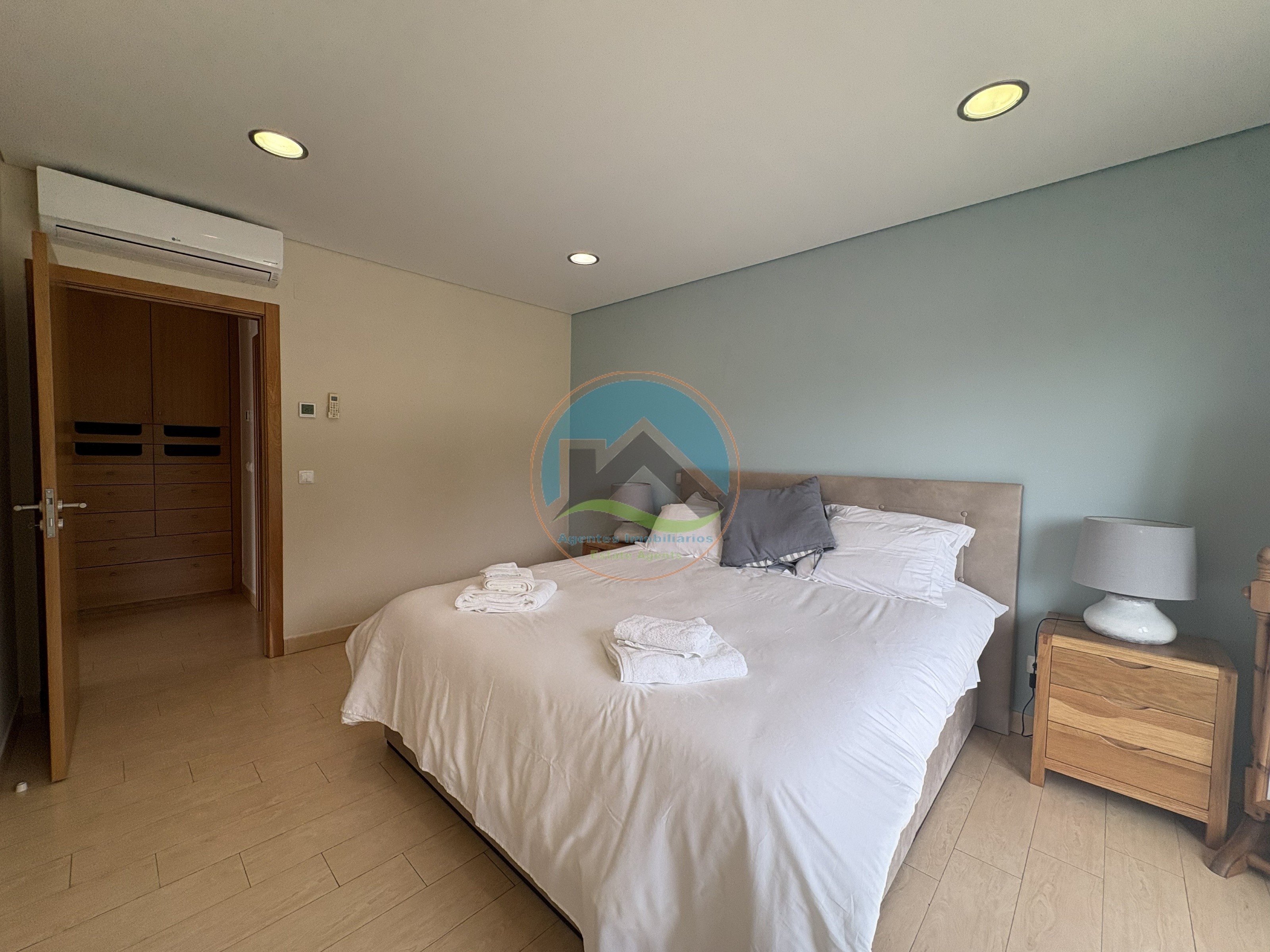 Moradia Contemporânea de Luxo com Vista Deslumbrante sobre a — Photo 51