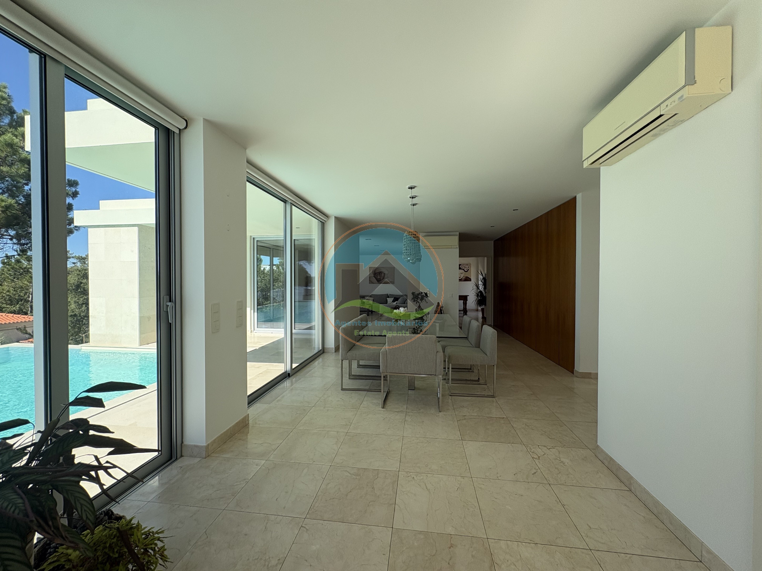 Moderne Villa mit Pool und Blick auf die Lagune — Photo 33
