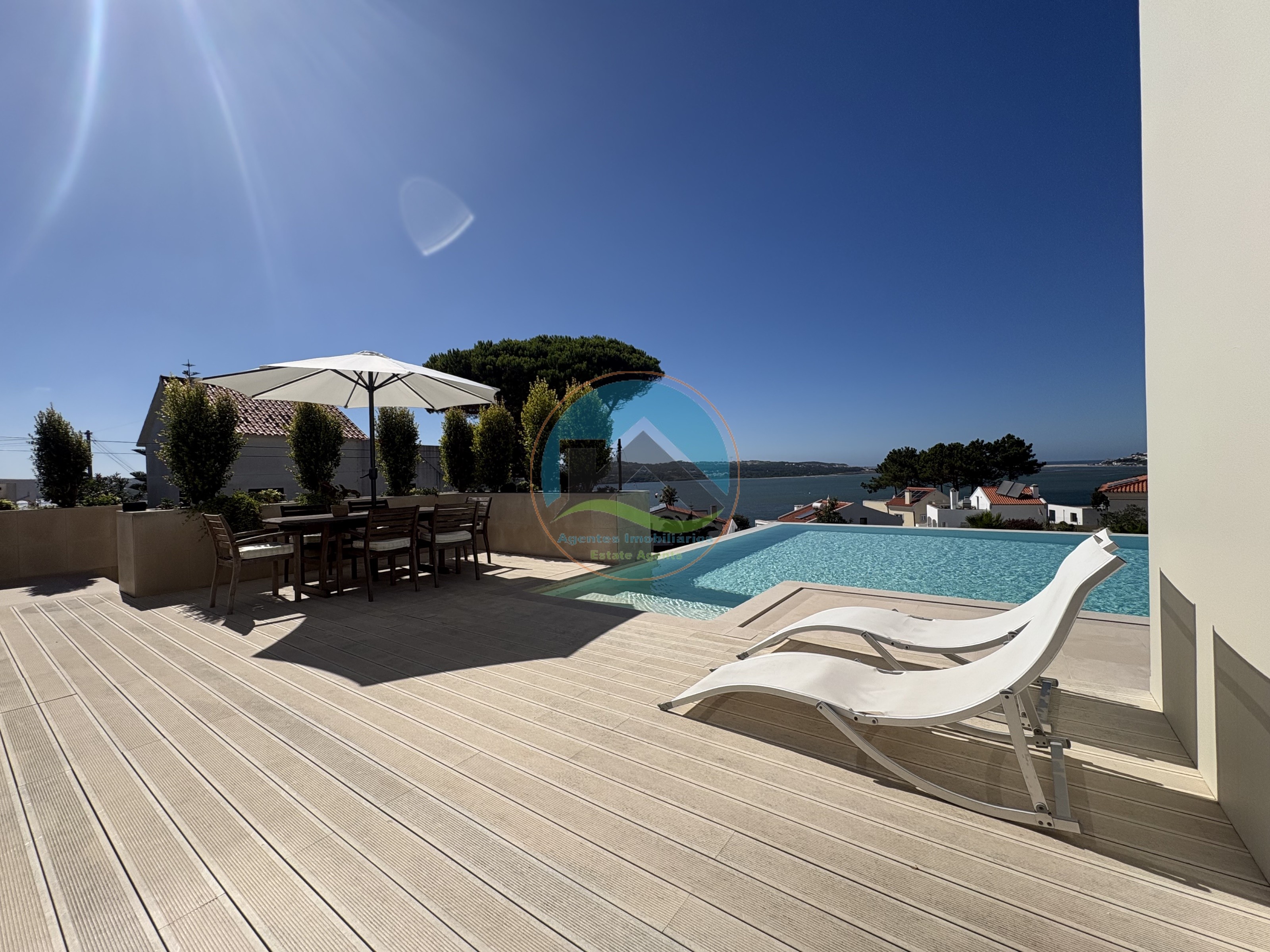 Moderne Villa mit Pool und Blick auf die Lagune — Photo 6
