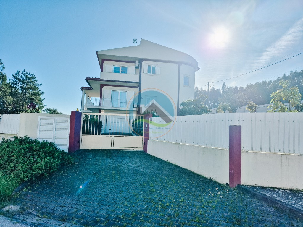 Moradia T4 com garagem, jardim e piscina - Coto, Caldas da Rainha — Photo 46