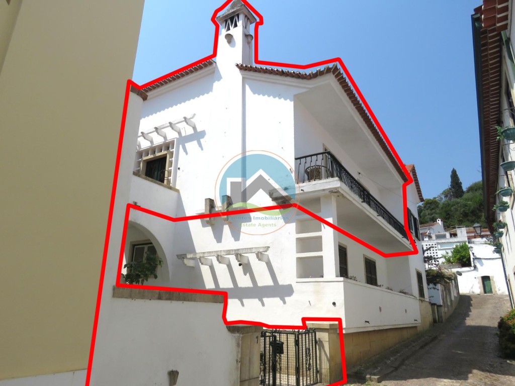 Appartamento T5 - situato nel quartiere storico di Tomar — Photo 2
