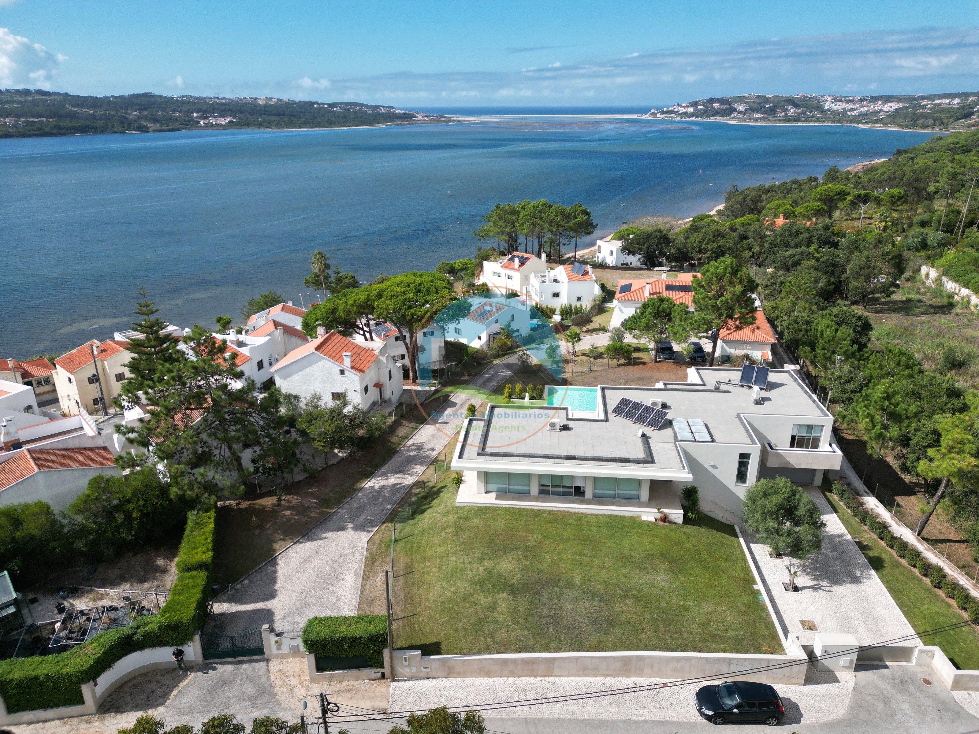 Moderne Villa mit Pool und Blick auf die Lagune — Photo 60