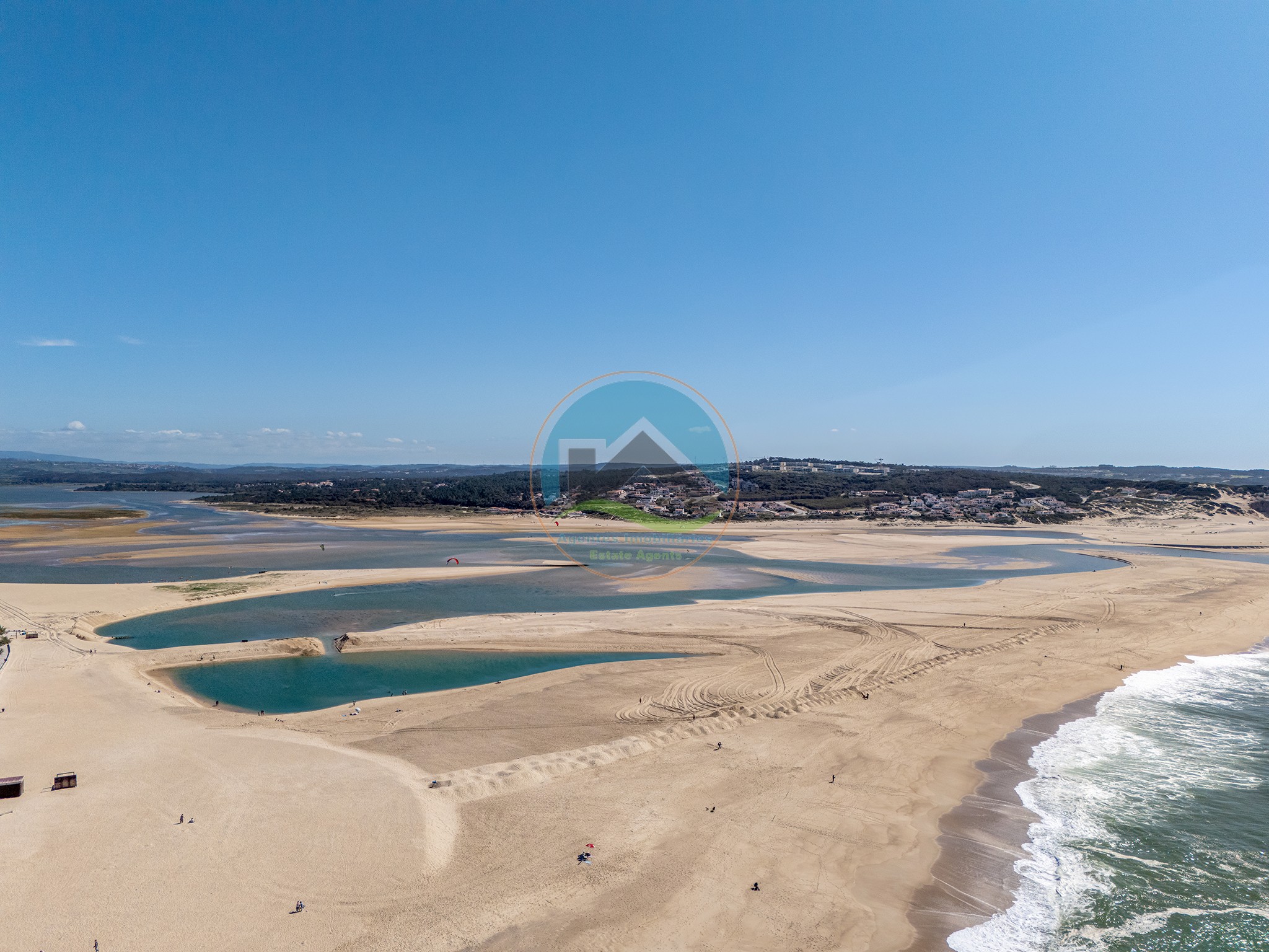 Unidade hoteleira de charme em primeira linha de mar na Foz do — Photo 53