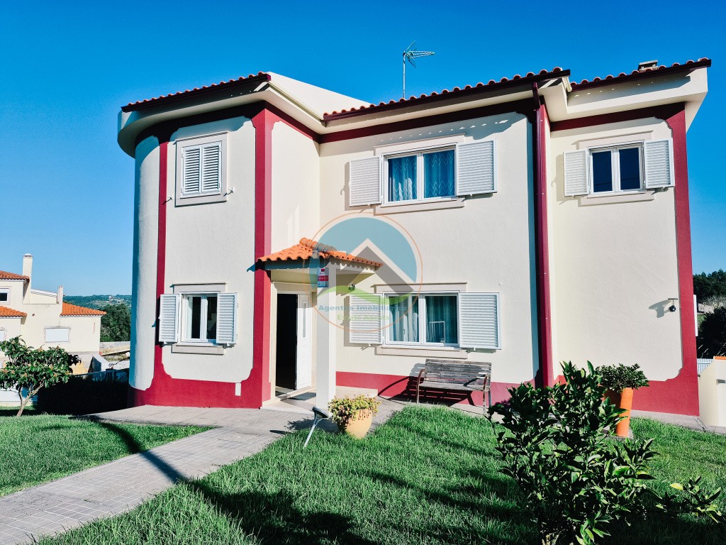 Moradia T4 com garagem, jardim e piscina - Coto, Caldas da Rainha — Photo 15