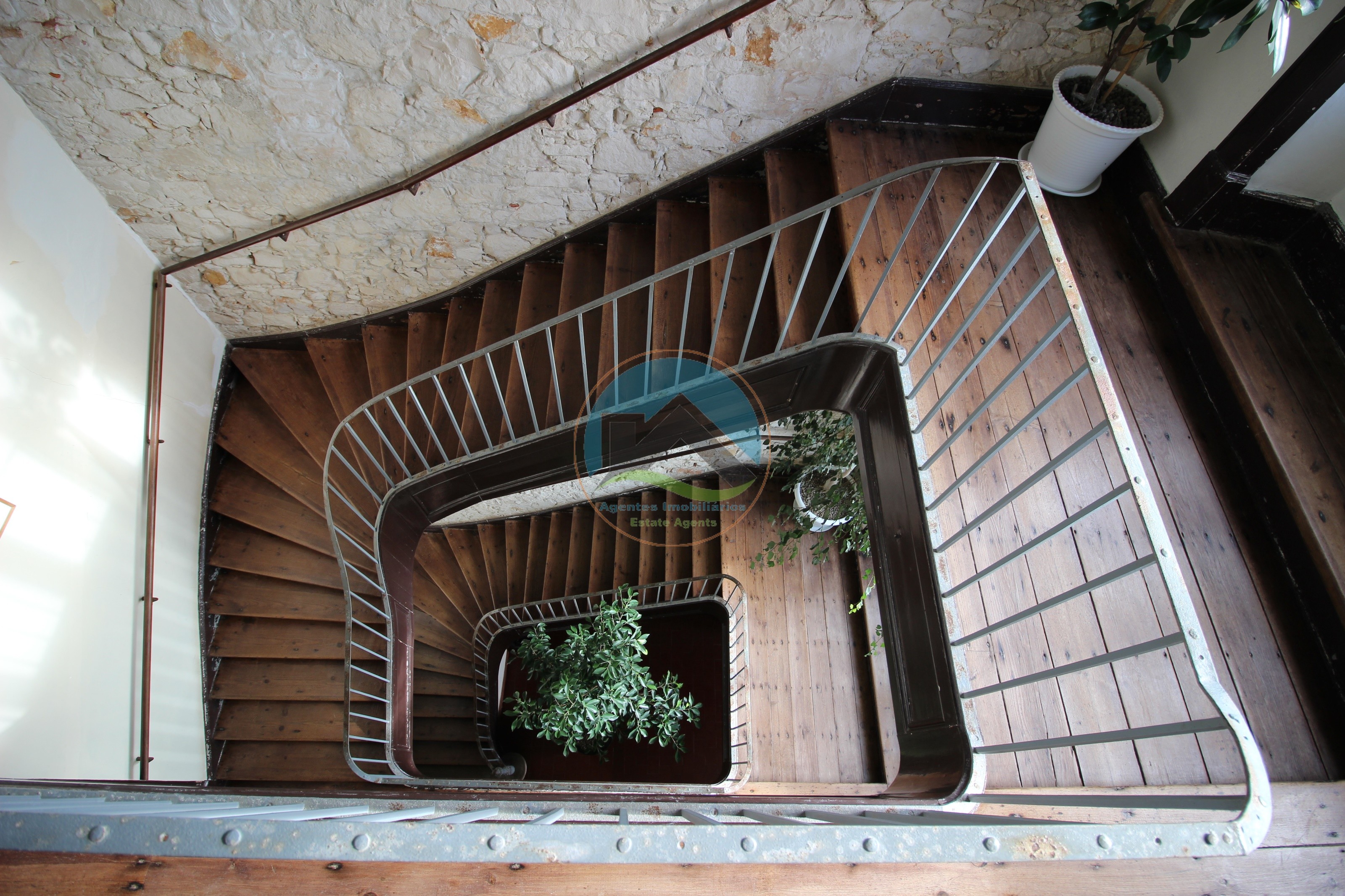 Unidade hoteleira de charme em primeira linha de mar na Foz do — Photo 47