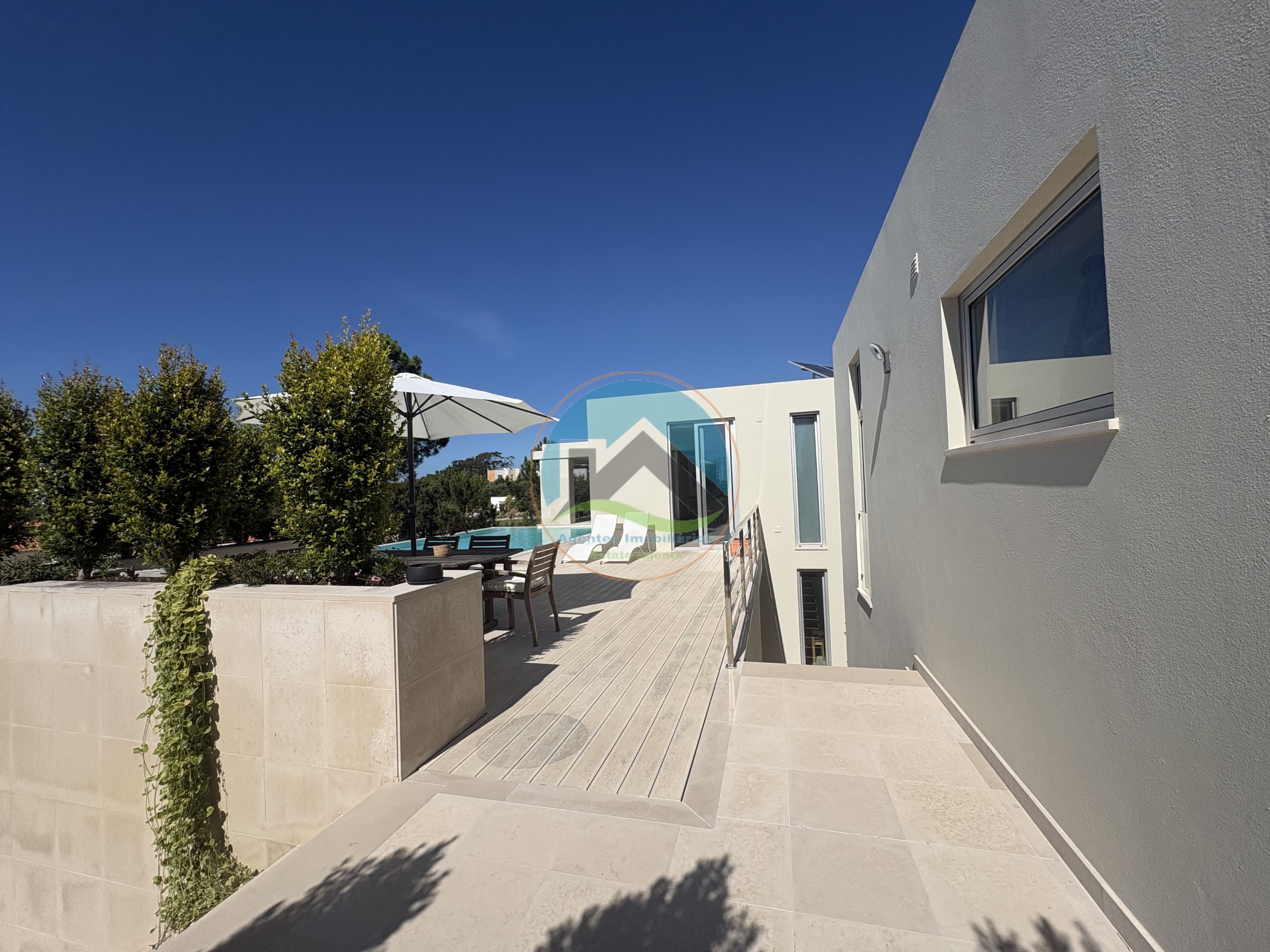 Moderne Villa mit Pool und Blick auf die Lagune — Photo 51
