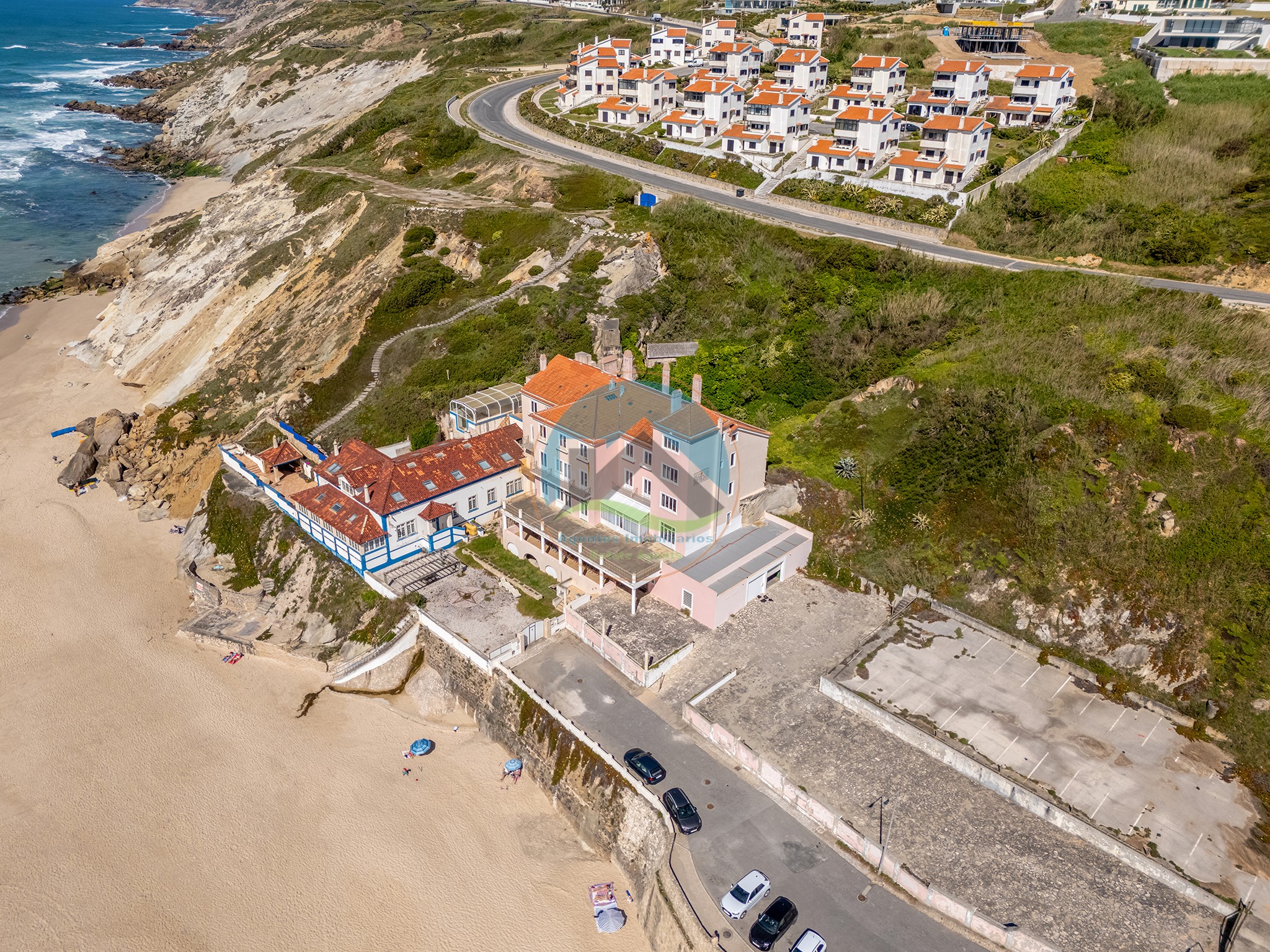 Unidade hoteleira de charme em primeira linha de mar na Foz do — Photo 52