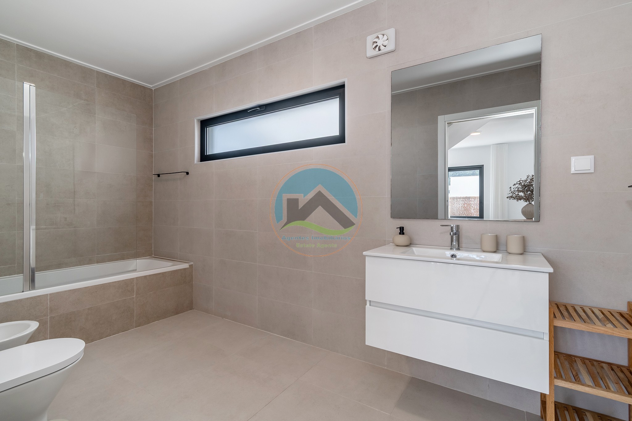 Casa di architettura moderna con piscina privata — Photo 32