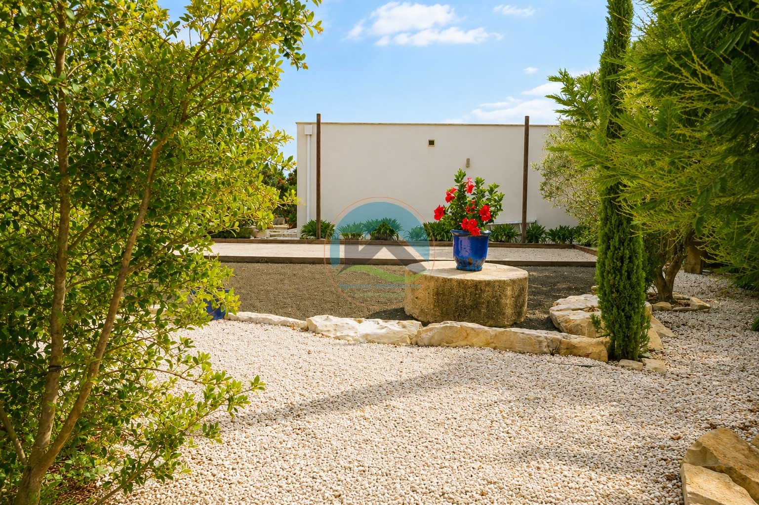 Moradia Contemporânea Térrea com Piscina Aquecida e terreno na — Foto 31