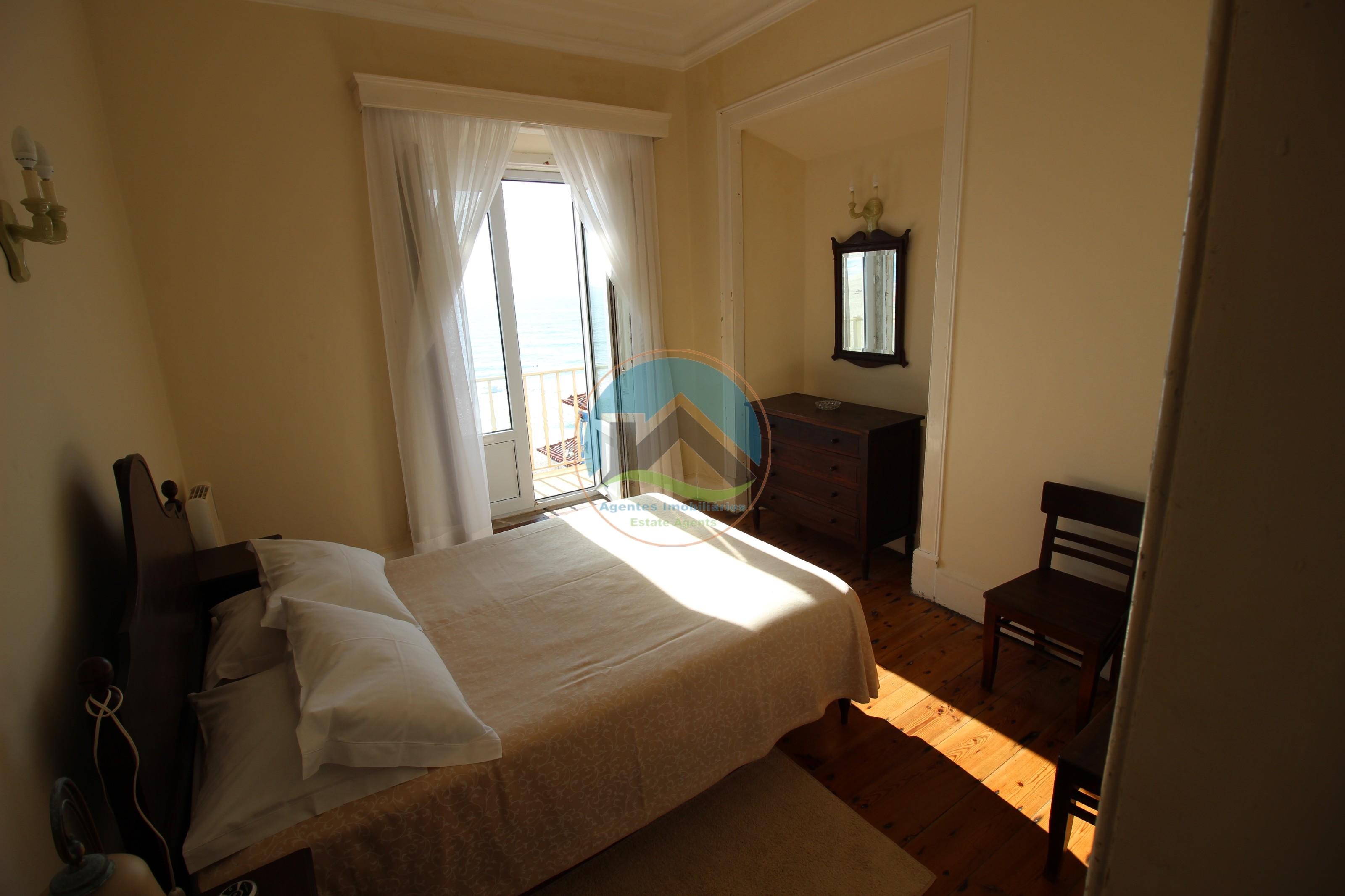 Unidade hoteleira de charme em primeira linha de mar na Foz do — Photo 42