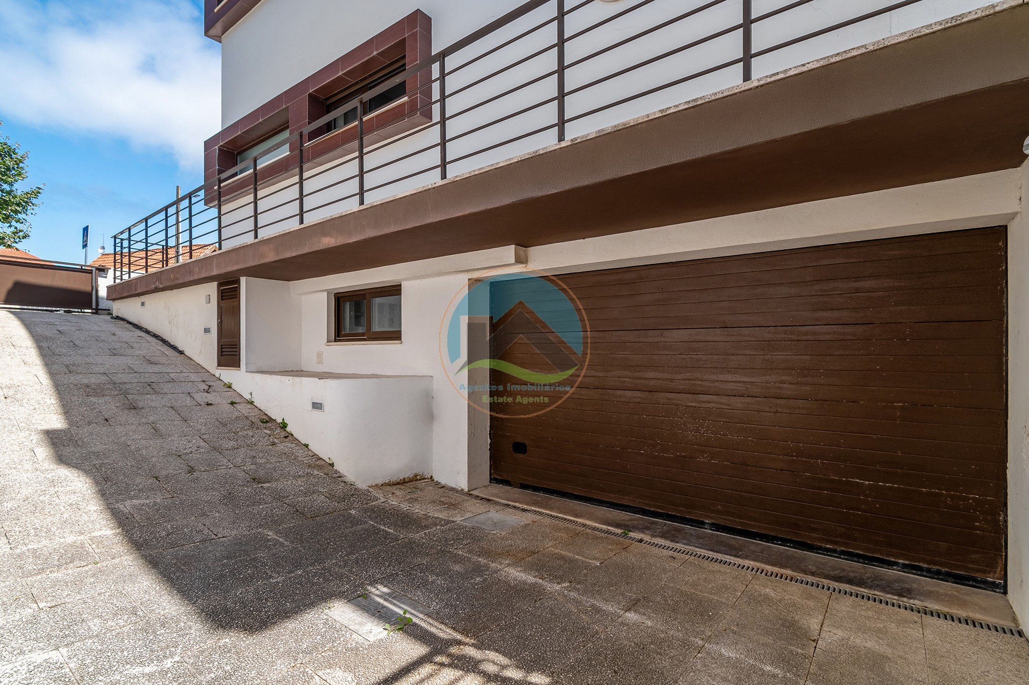 Moradia contemporânea com piscina privada em Salir do Porto — Foto 5