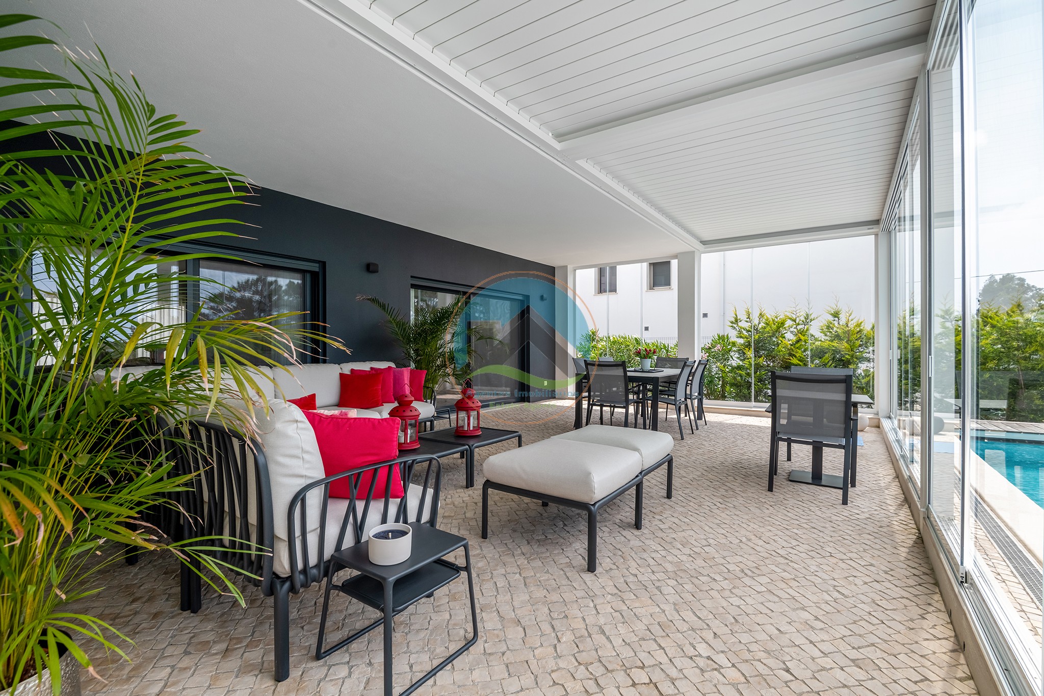 Moradia de luxo contemporânea com tecnologia de ponta, junto — Photo 16