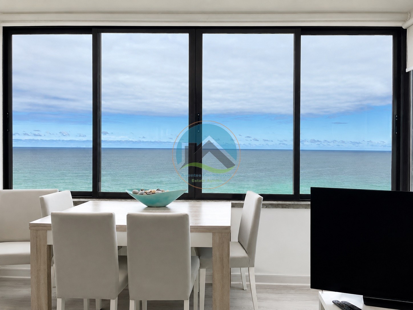 Onde o Mar Entra em Casa - T1 com Vista Panorâmica — Photo 4