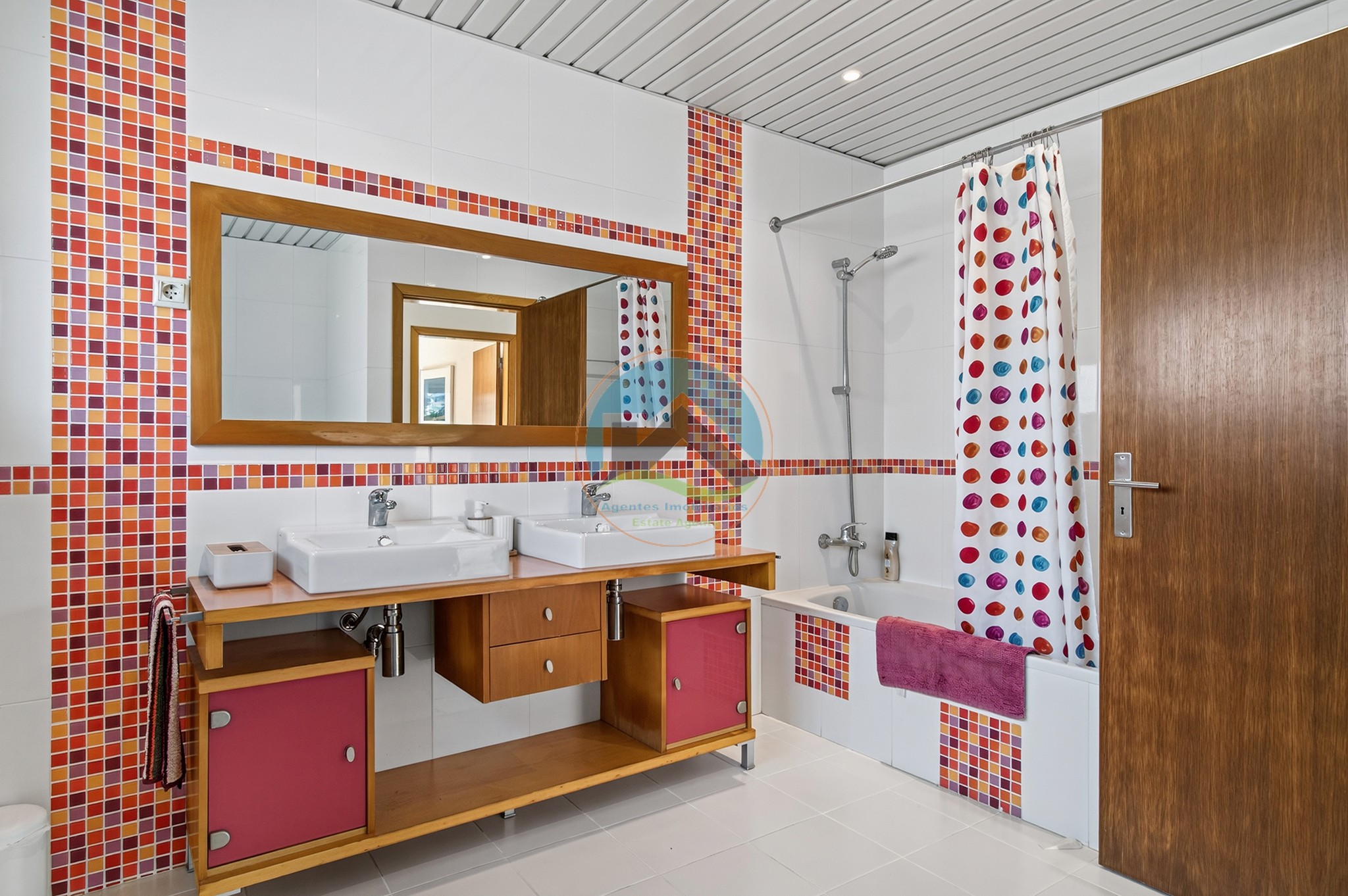 Moradia contemporânea com piscina privada em Salir do Porto — Foto 27