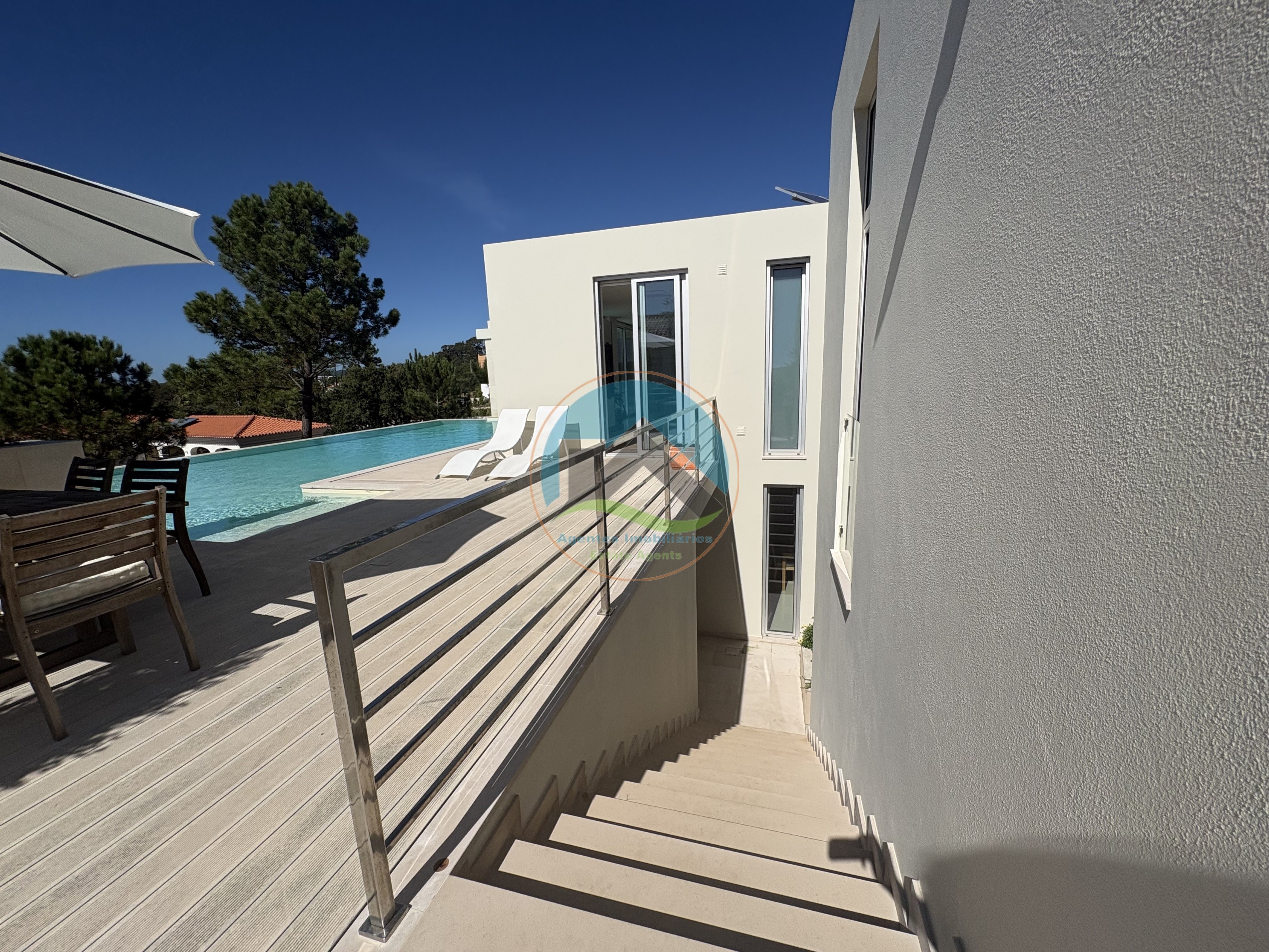 Moderne Villa mit Pool und Blick auf die Lagune — Photo 52