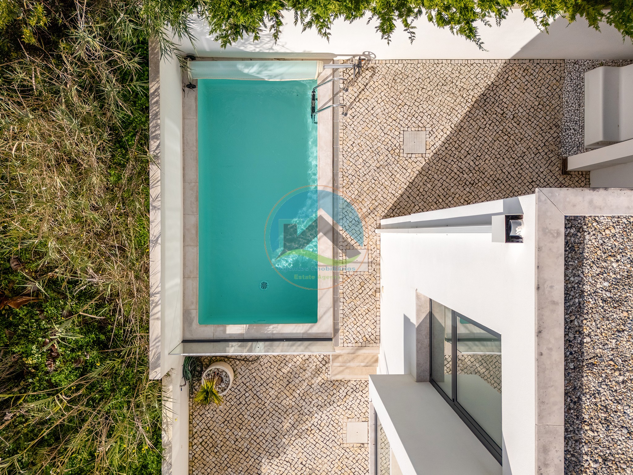 Moradia contemporânea com jardim e piscina em Salir do Porto — Foto 34