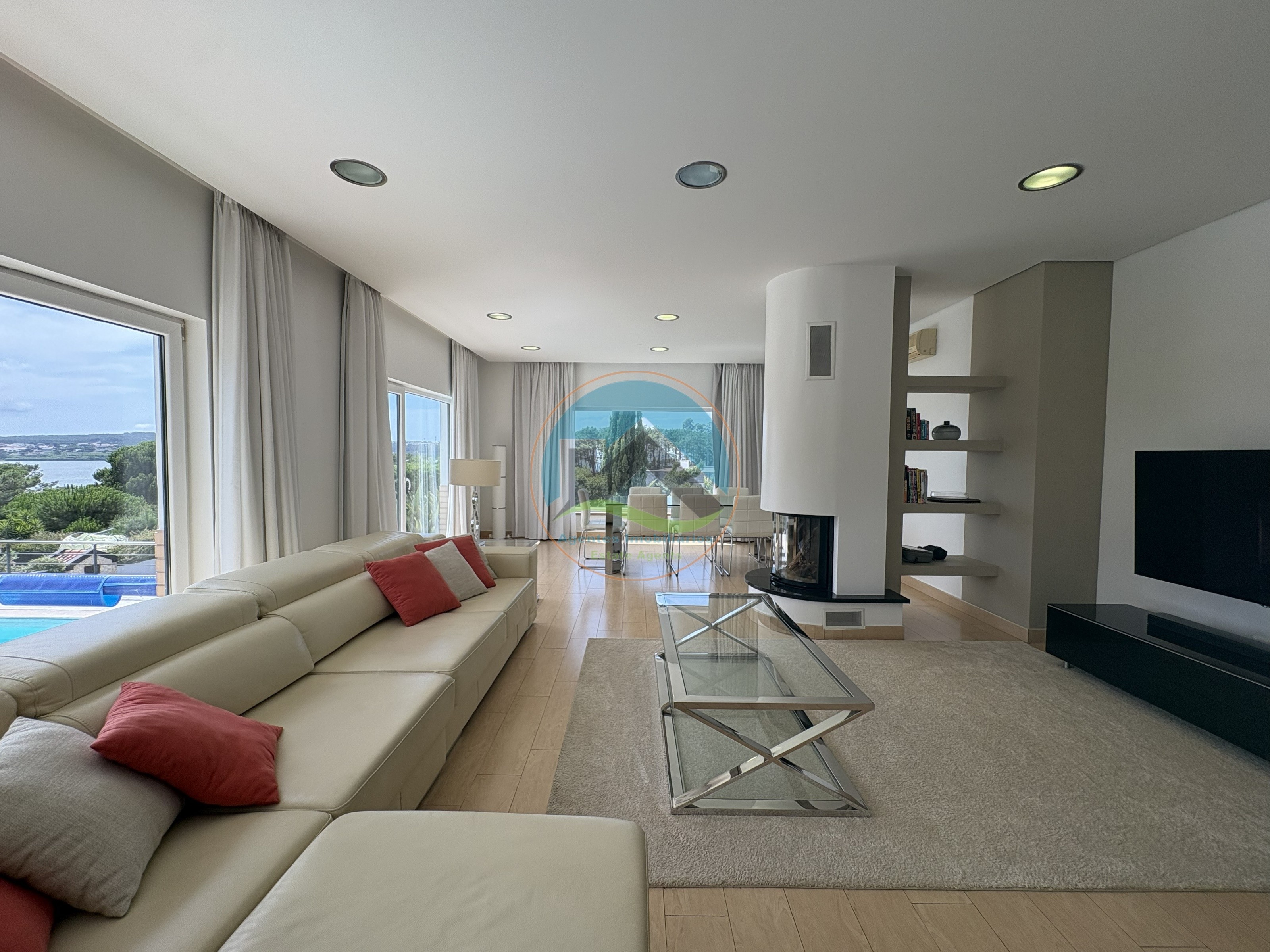 Moradia Contemporânea de Luxo com Vista Deslumbrante sobre a — Photo 23