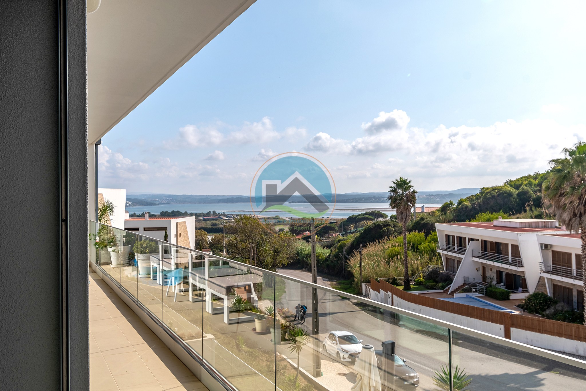 Apartamento com Vista sobre a Lagoa de Óbidos, Varanda e Piscina — Photo 1