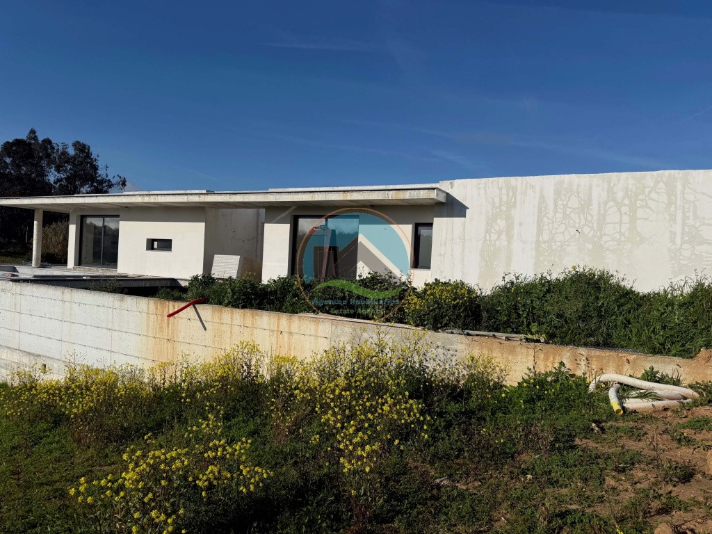 Moradia T4 com garagem, piscina e jardim - Salir de Matos, Caldas da Rainha — Photo 18