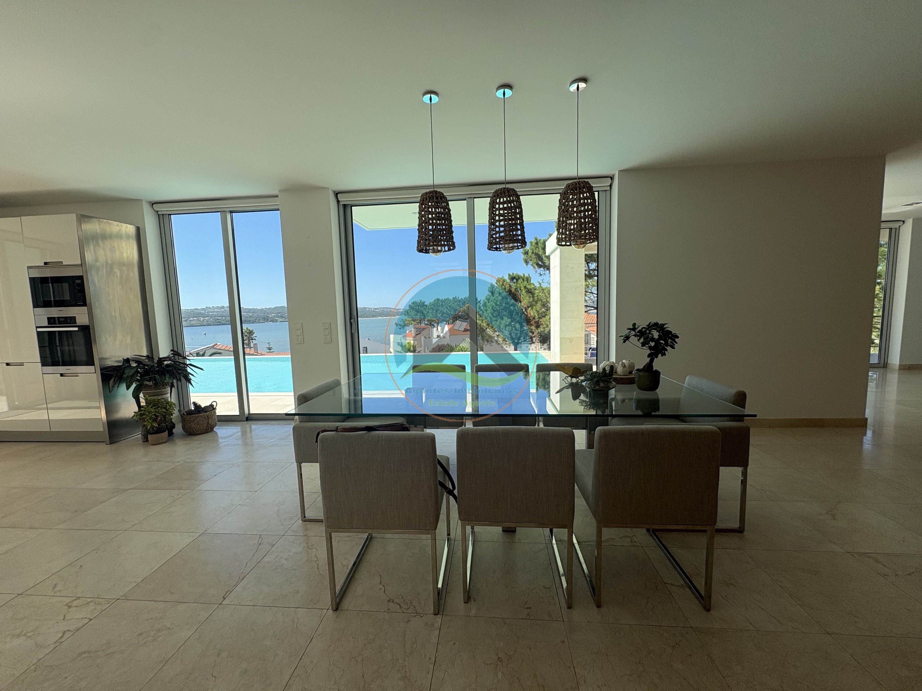 Moderne Villa mit Pool und Blick auf die Lagune — Photo 28