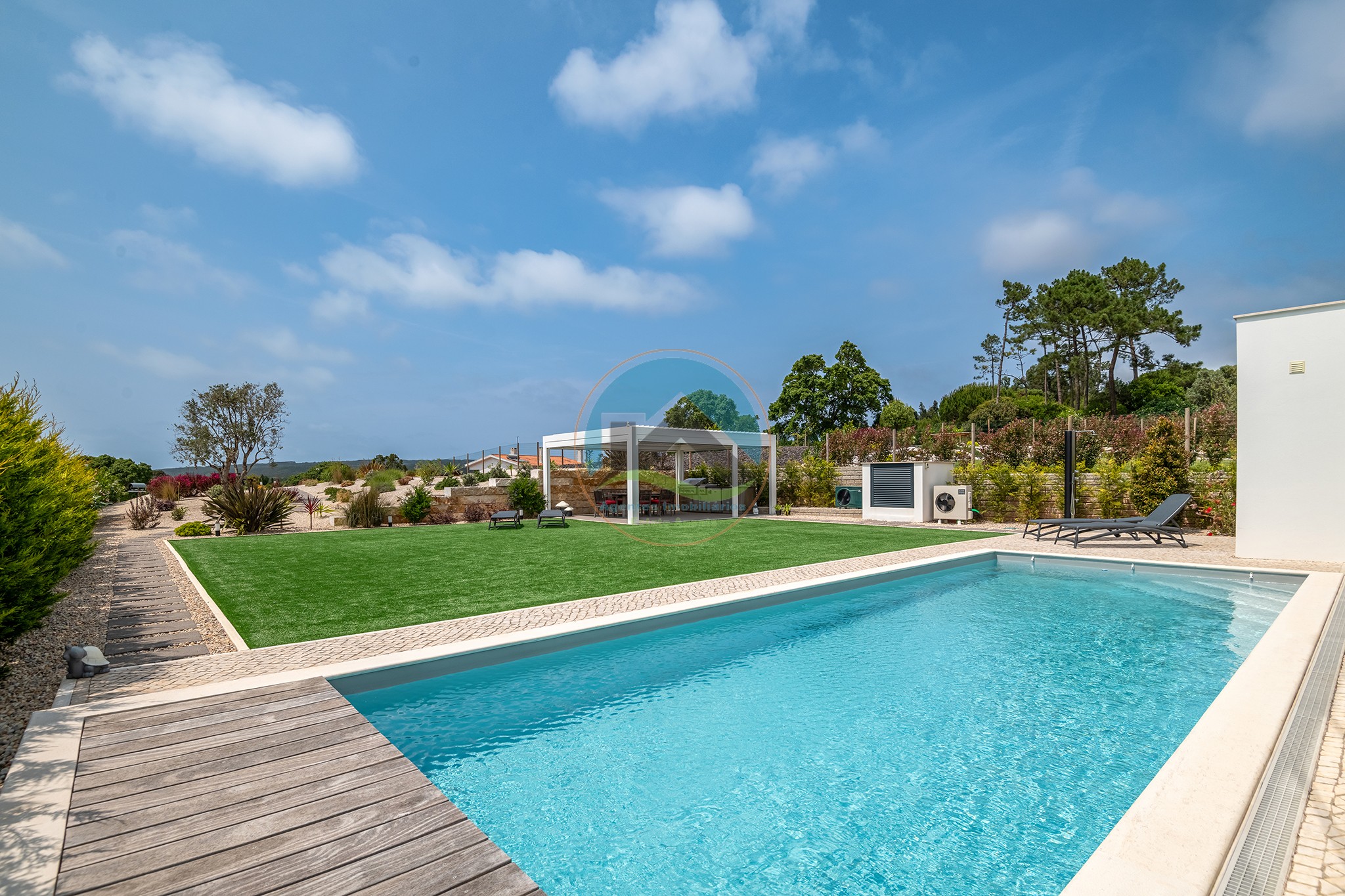Moradia de luxo contemporânea com tecnologia de ponta, junto — Photo 3