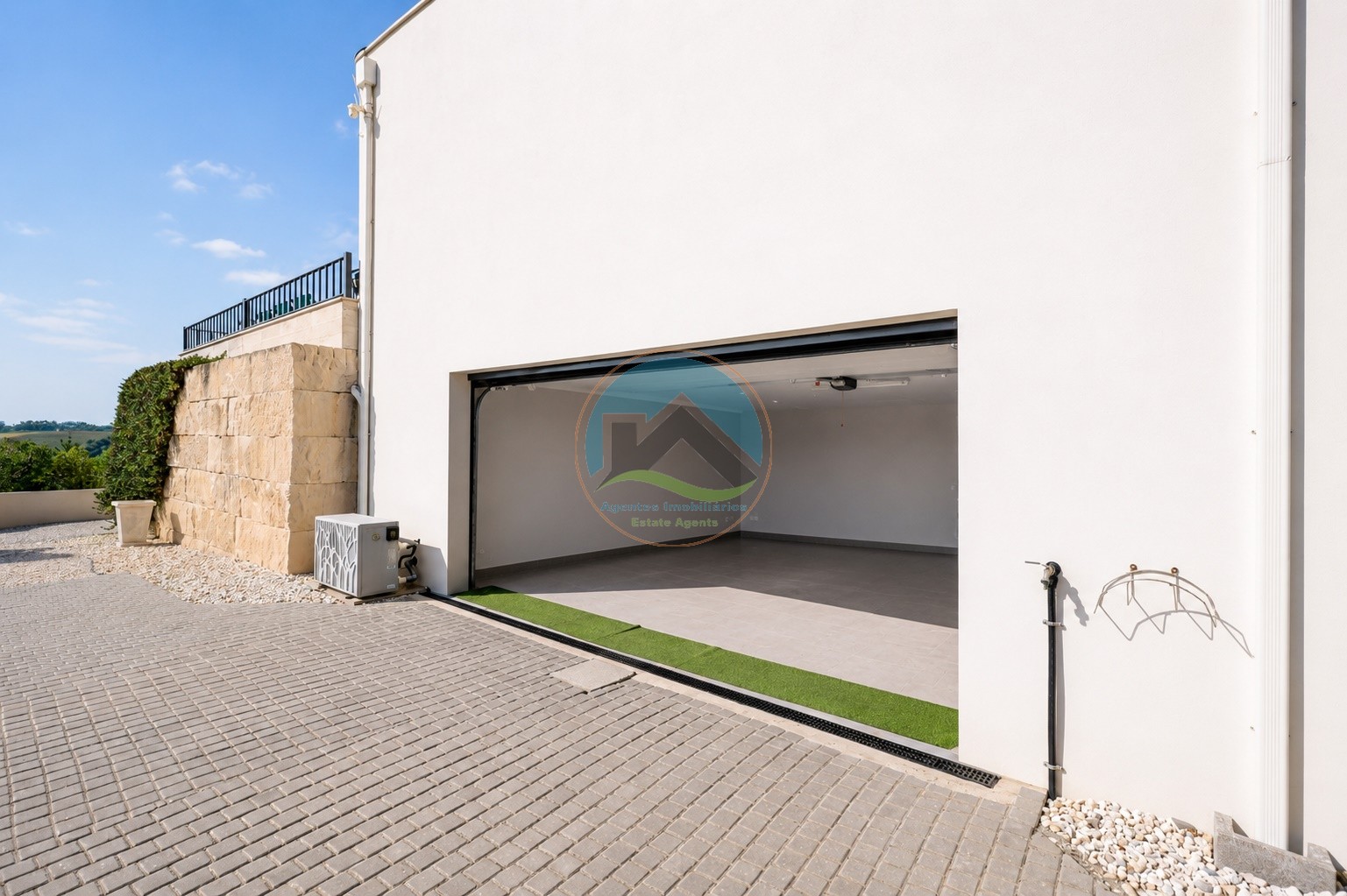 Moradia Contemporânea Térrea com Piscina Aquecida e terreno na — Foto 48