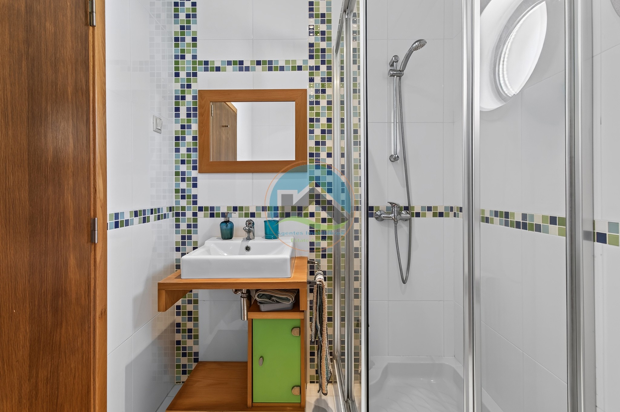 Moradia contemporânea com piscina privada em Salir do Porto — Foto 19