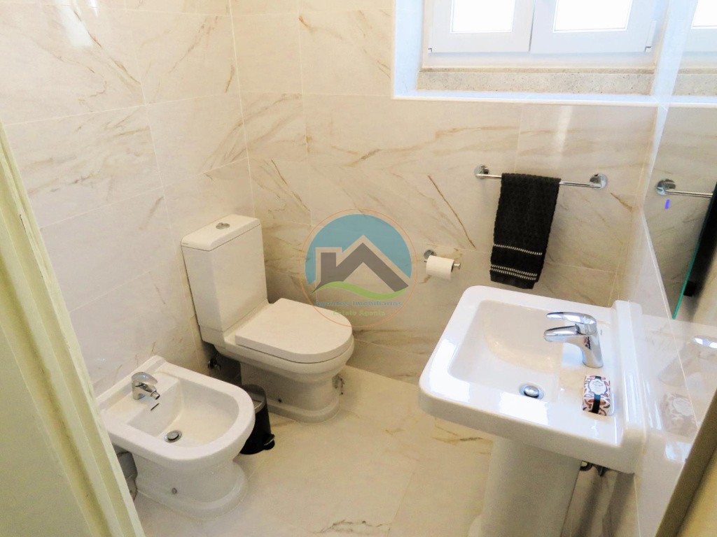 Appartamento T5 - situato nel quartiere storico di Tomar — Photo 39