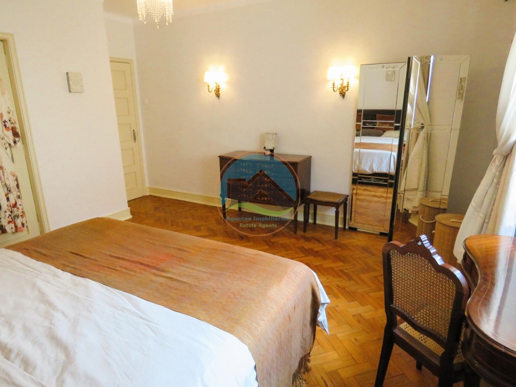 Appartamento T5 - situato nel quartiere storico di Tomar — Photo 27