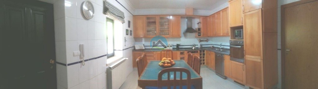 Moradia T4 com garagem, jardim e piscina - Buçaco, Portugal — Photo 16
